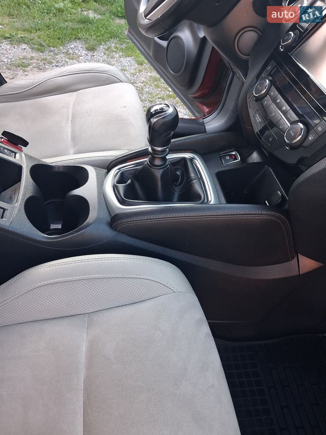 Nissan Qashqai 2015 VIN SJNFDAJ11U1316098 фото оголошення 17 з 49