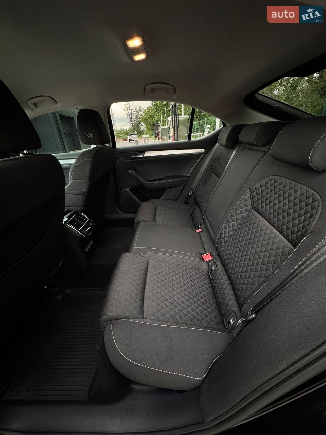 Skoda Superb 2020 VIN TMBAH7NP7L7054158 фото оголошення 4 з 34