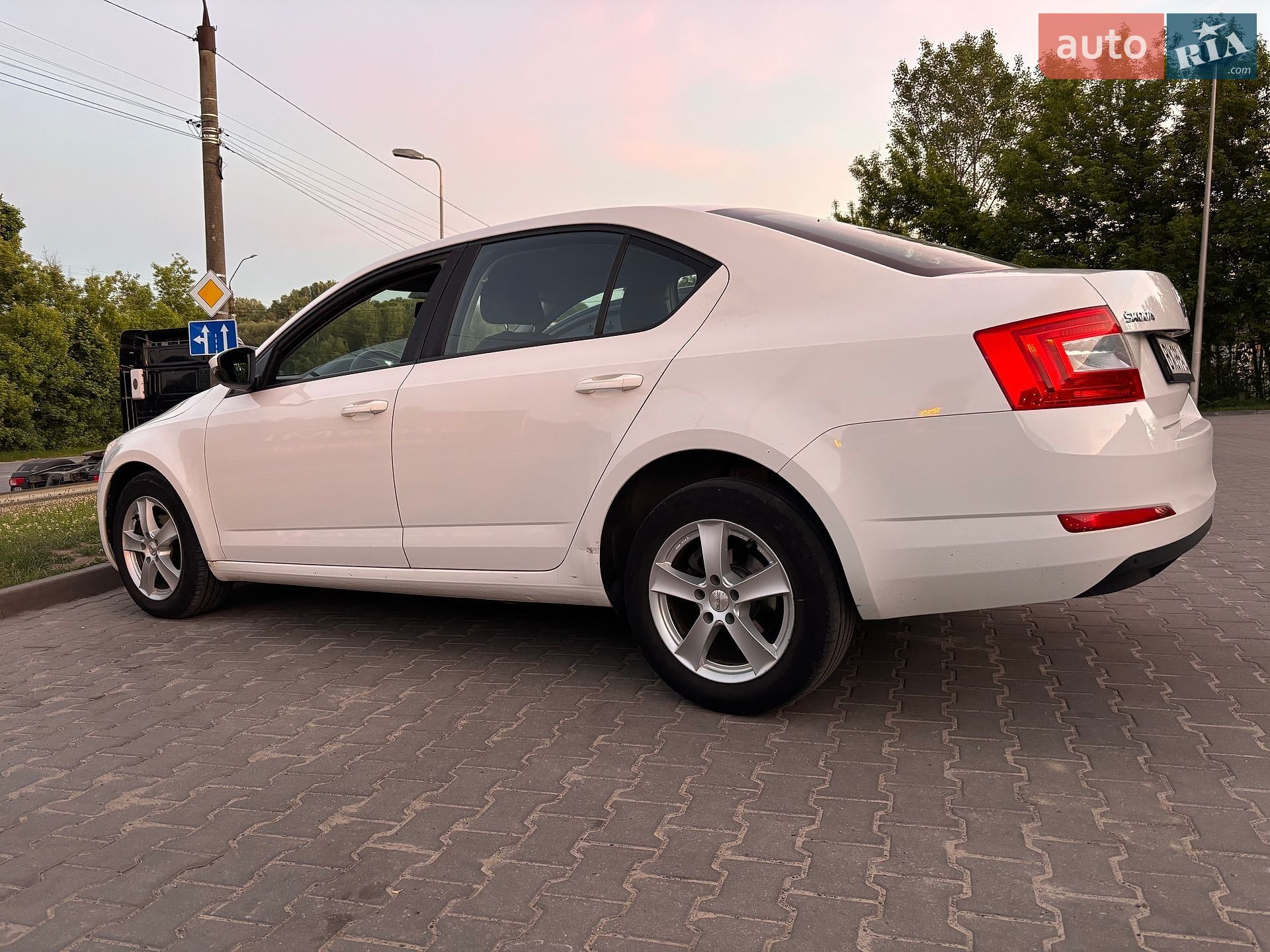 Skoda Octavia 2013 VIN TMBAG7NE4E0063512 фото оголошення 4 з 13