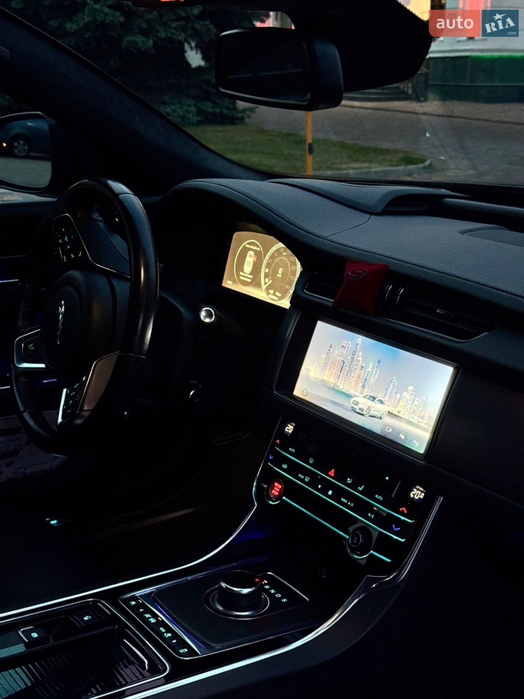 Jaguar XF 2016 VIN SAJBL4BN0HCY19344 фото оголошення 24 з 35