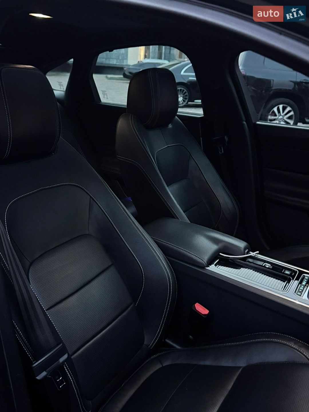 Jaguar XF 2016 VIN SAJBL4BN0HCY19344 фото оголошення 32 з 35