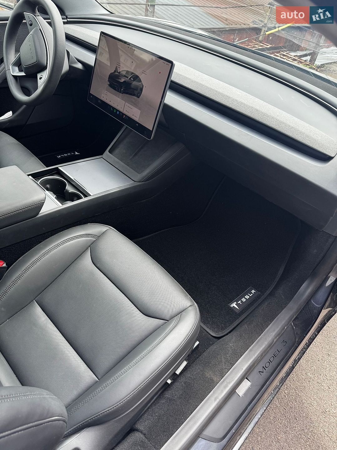 Tesla Model 3 2025 VIN 5YJ3E1EA4SF935533 фото оголошення 11 з 14