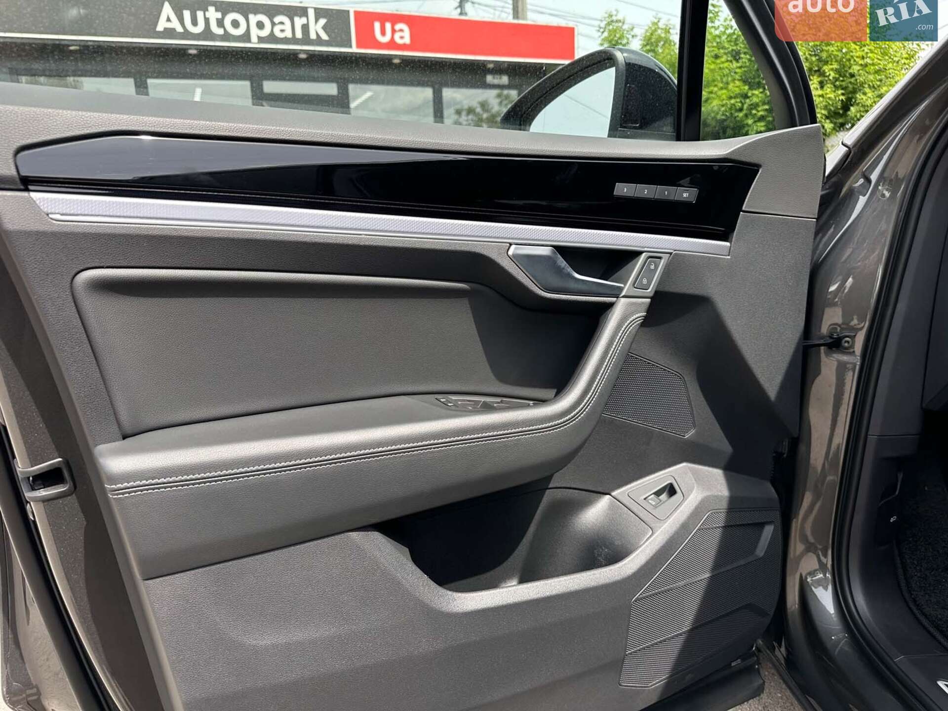 Volkswagen Touareg 2021 VIN WVGZZZCRZMD037432 фото оголошення 39 з 46