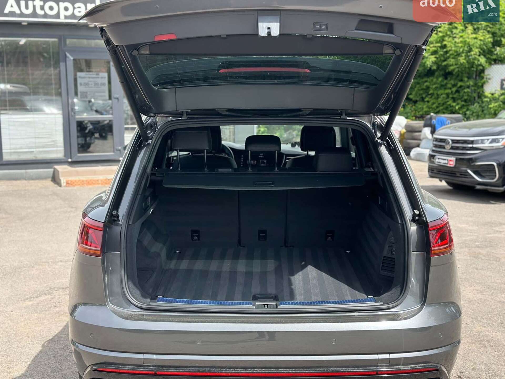 Volkswagen Touareg 2021 VIN WVGZZZCRZMD037432 фото оголошення 27 з 46