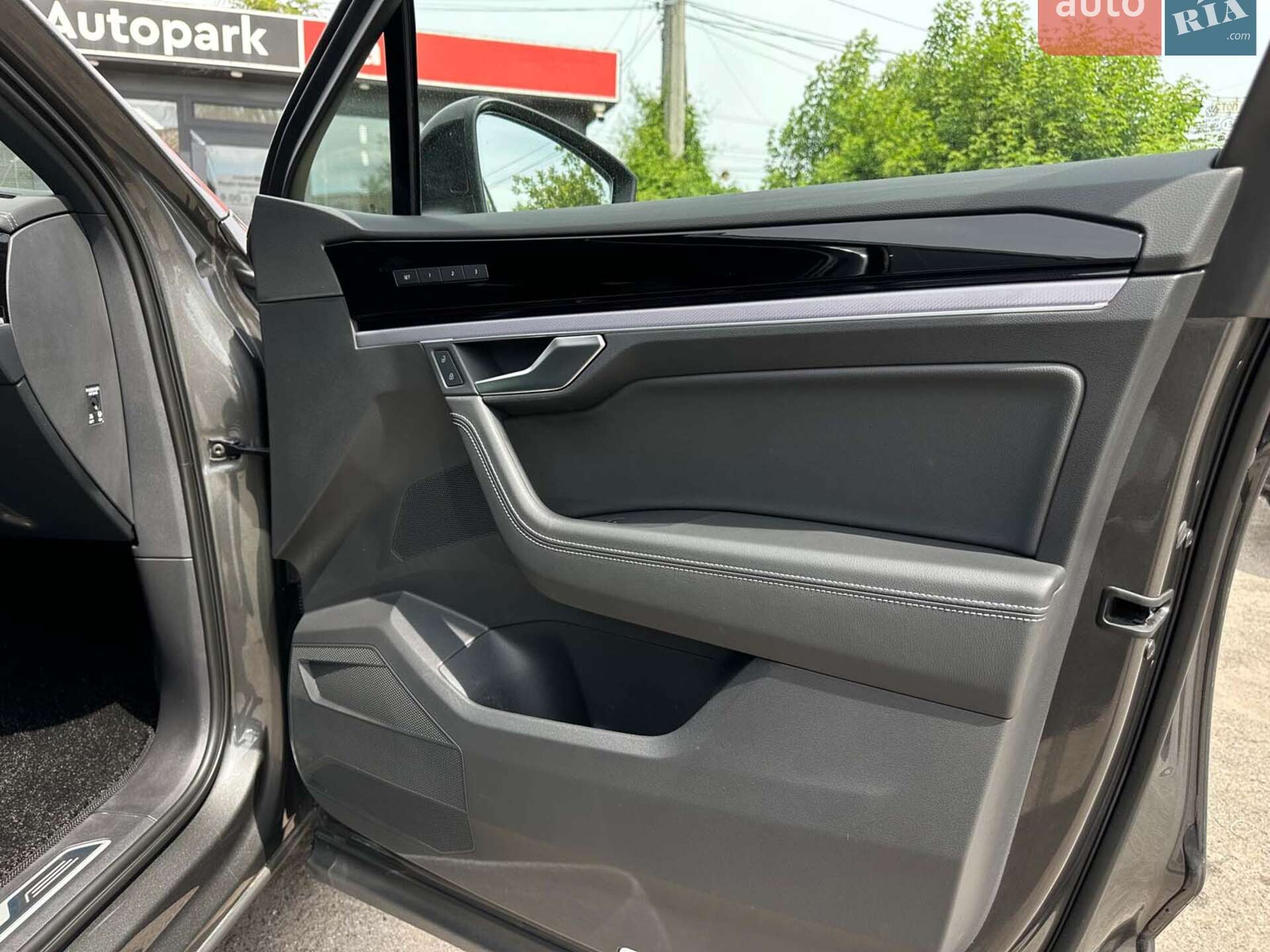 Volkswagen Touareg 2021 VIN WVGZZZCRZMD037432 фото оголошення 35 з 46