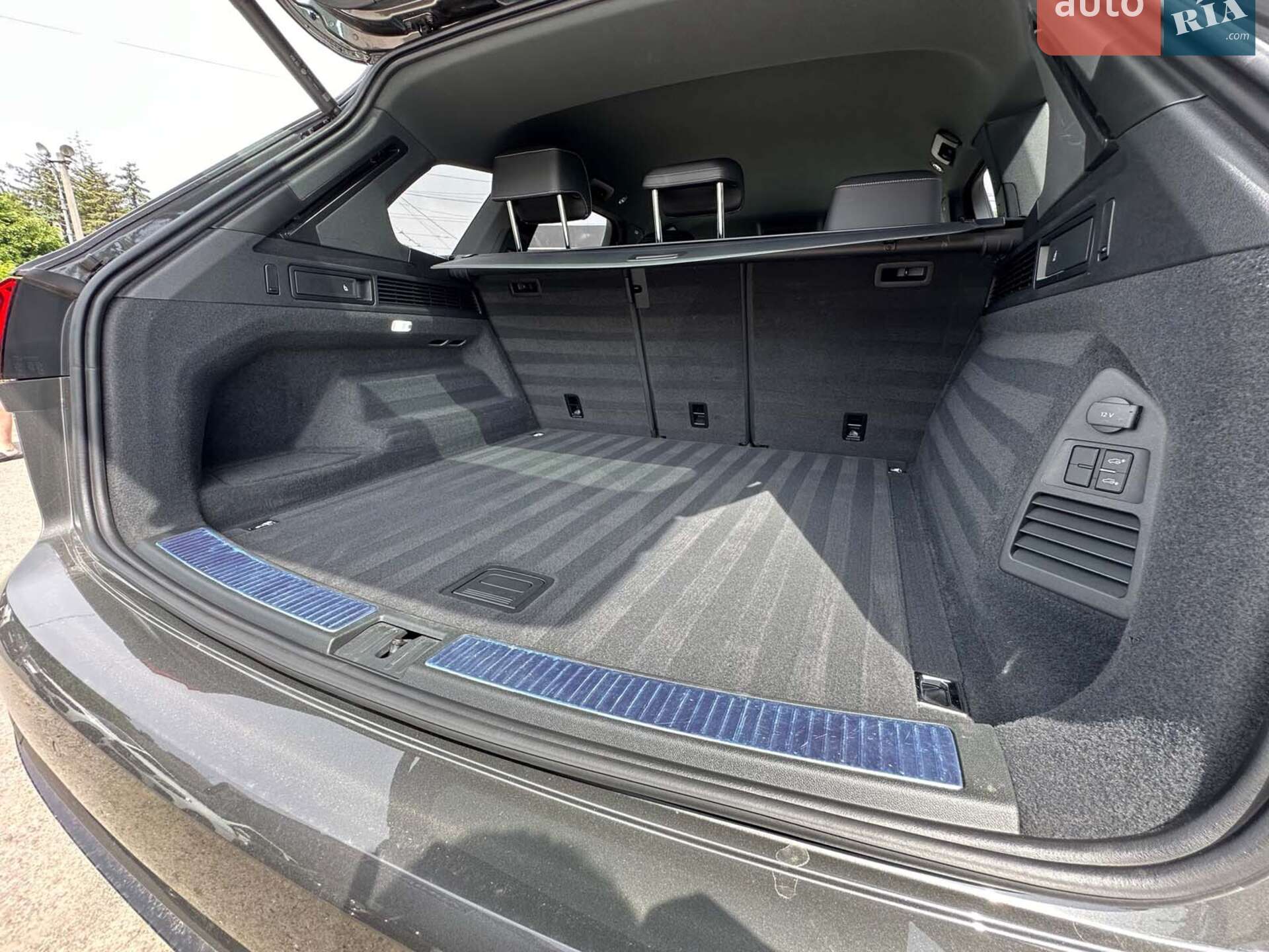 Volkswagen Touareg 2021 VIN WVGZZZCRZMD037432 фото оголошення 28 з 46