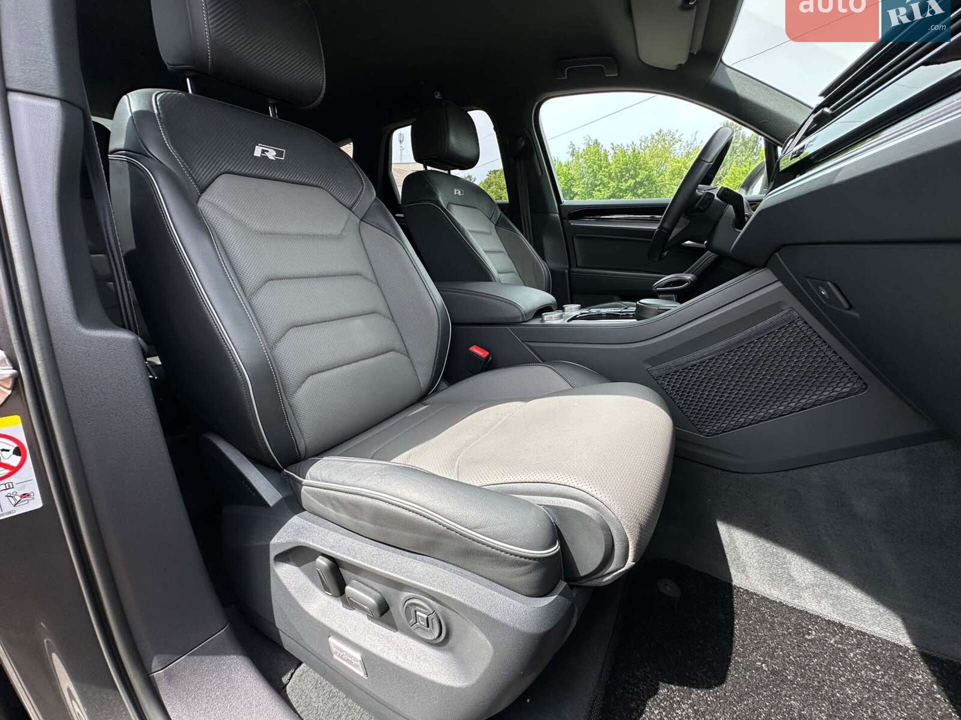 Volkswagen Touareg 2021 VIN WVGZZZCRZMD037432 фото оголошення 31 з 46