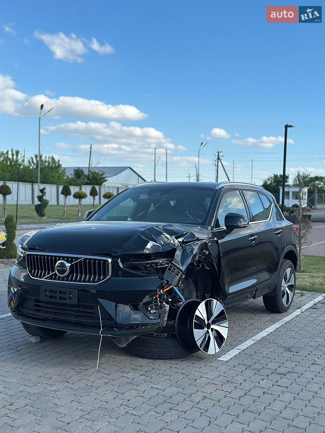 Volvo XC40 2023 VIN YV1XZBWV1P2094174 фото оголошення 5 з 12