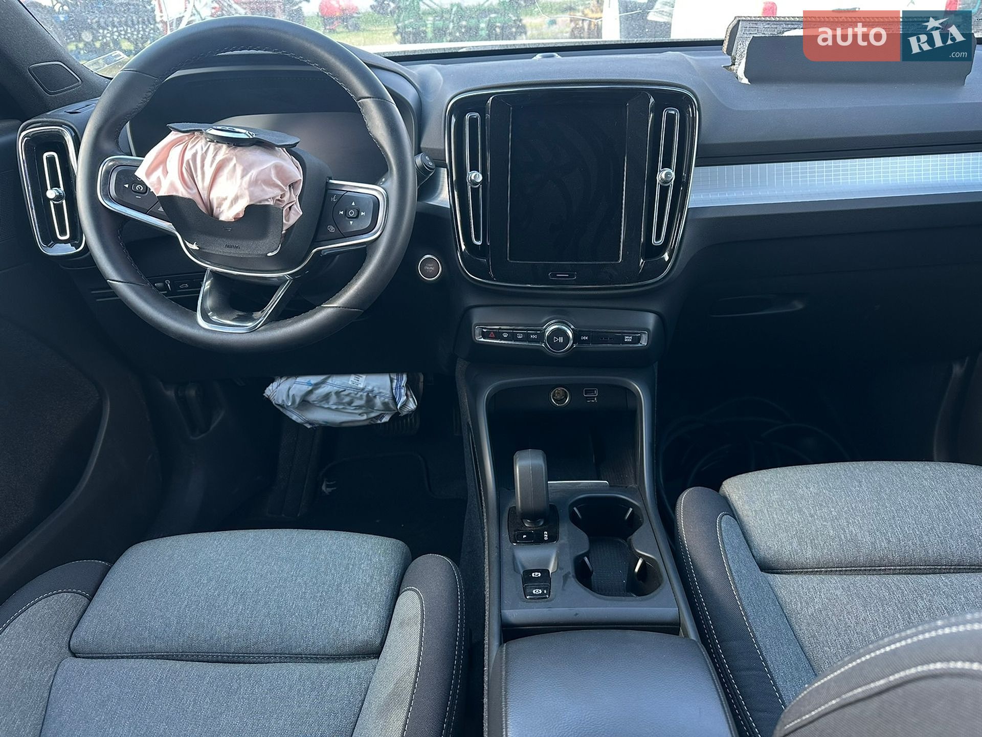 Volvo XC40 2023 VIN YV1XZBWV1P2094174 фото оголошення 11 з 12