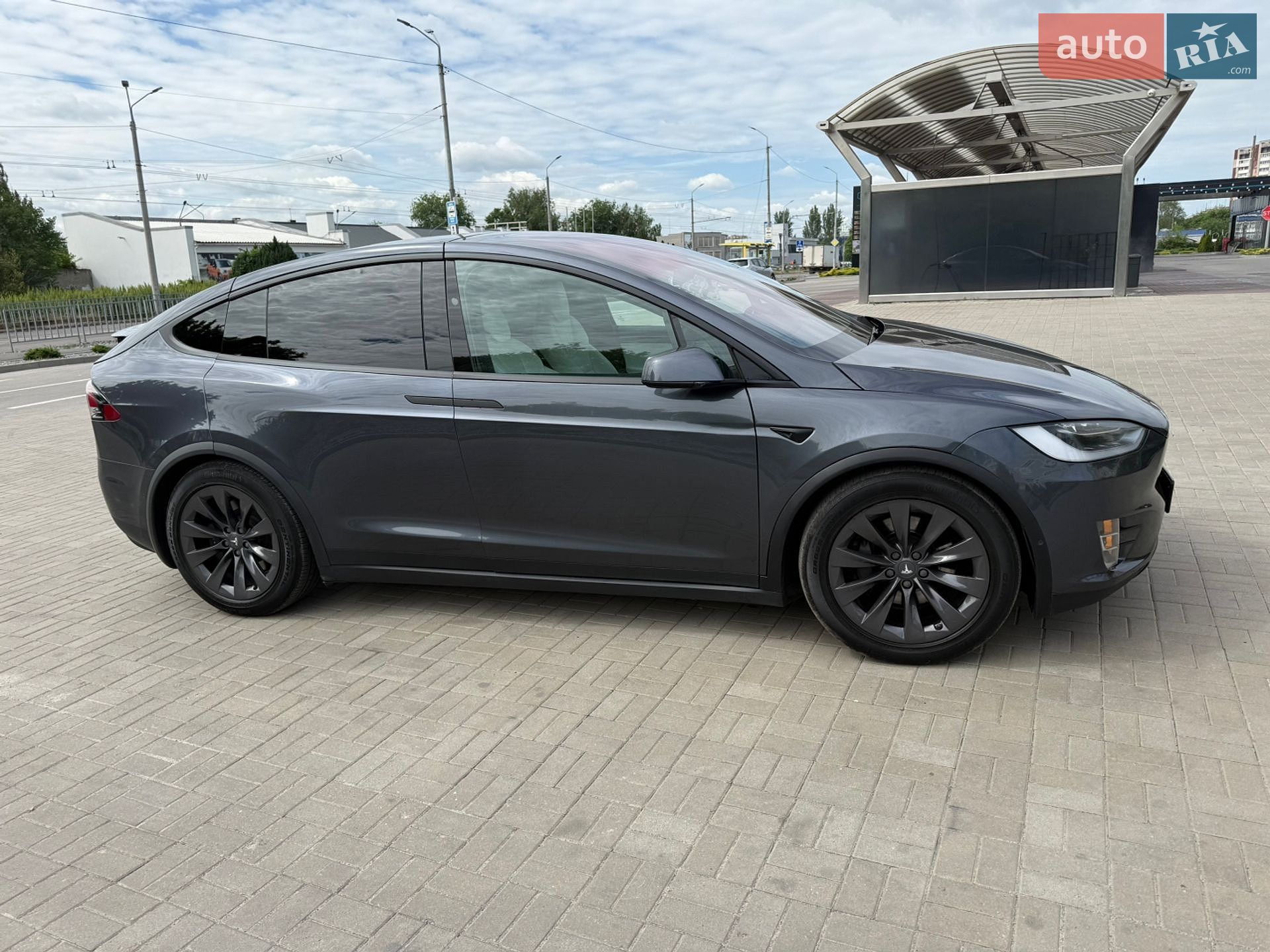 Tesla Model X 2018 VIN 5YJXCDE27JF137267 фото оголошення 7 з 25