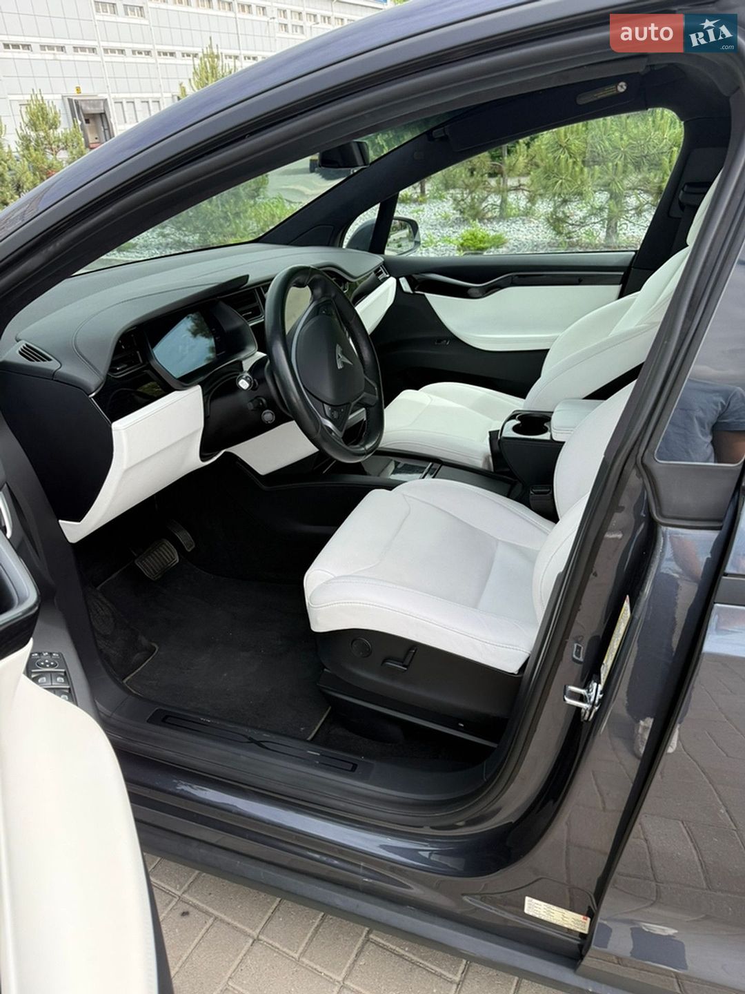 Tesla Model X 2018 VIN 5YJXCDE27JF137267 фото оголошення 14 з 24