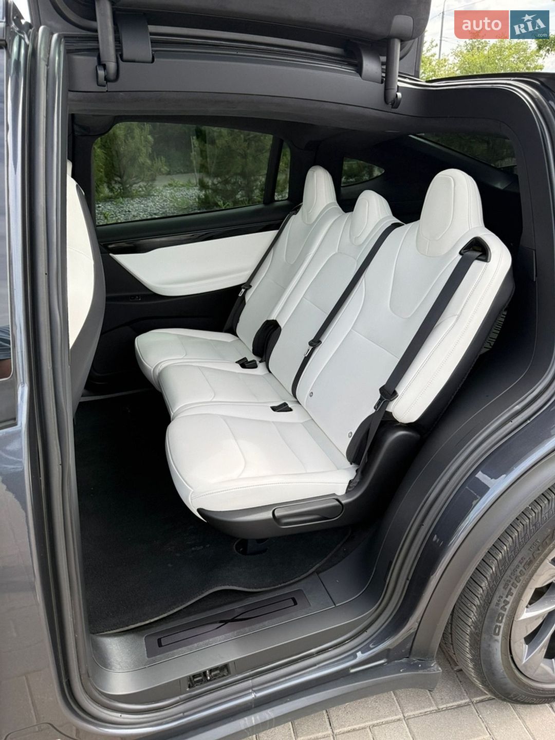 Tesla Model X 2018 VIN 5YJXCDE27JF137267 фото оголошення 15 з 24