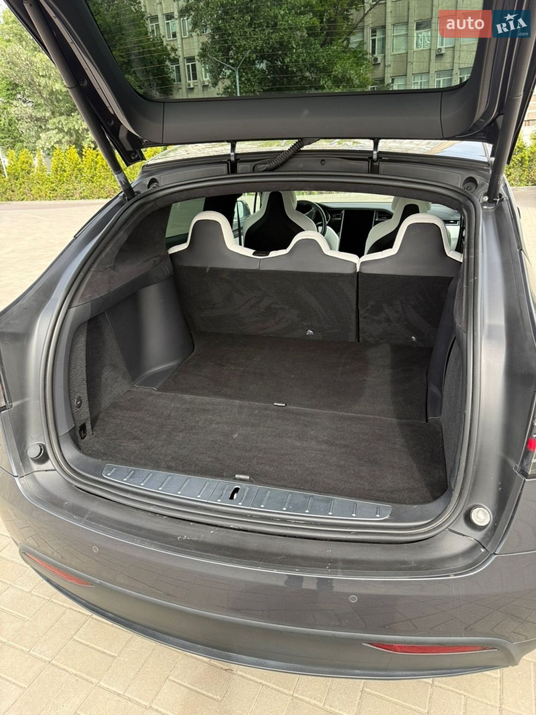 Tesla Model X 2018 VIN 5YJXCDE27JF137267 фото оголошення 16 з 24