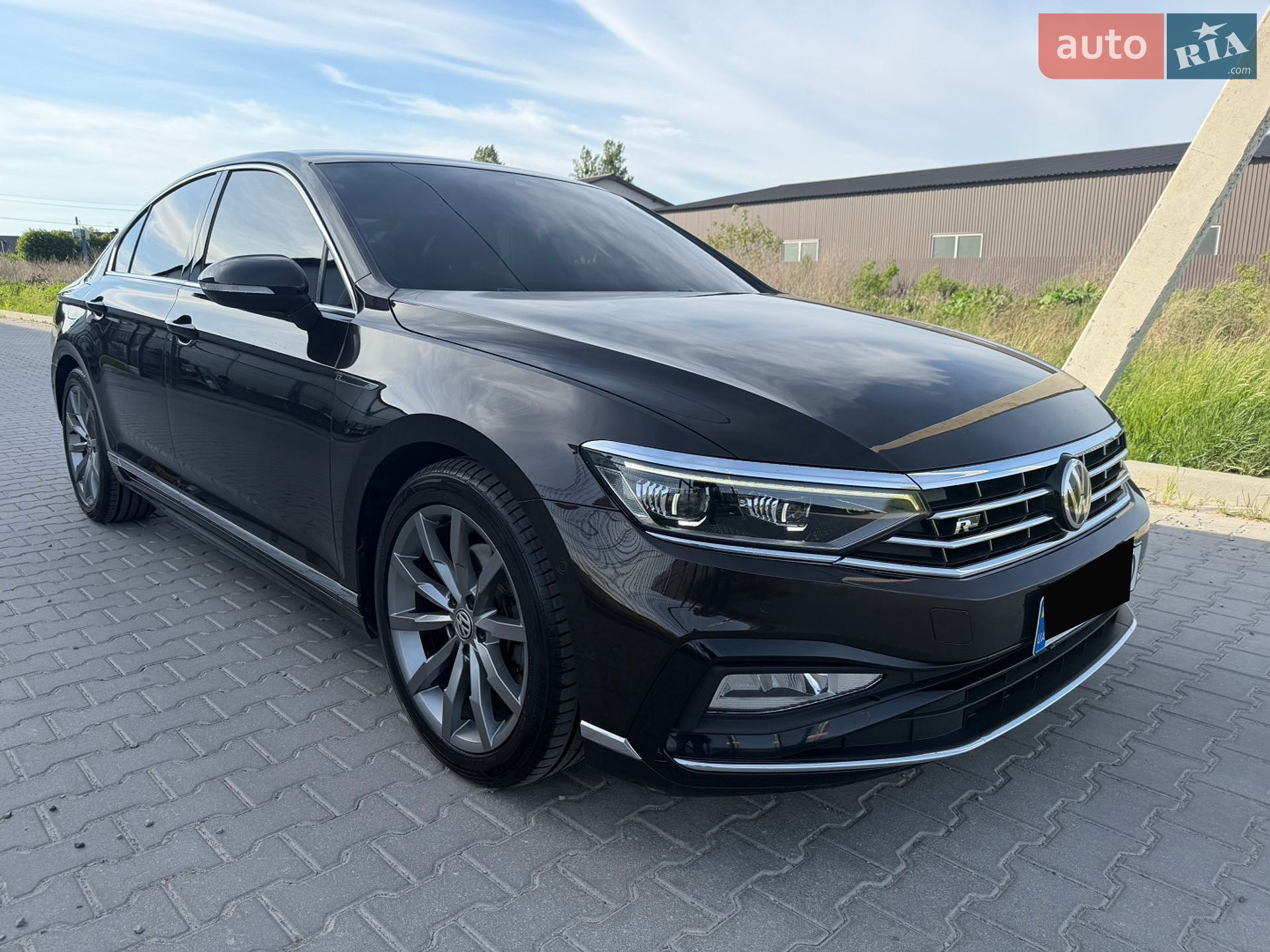 Volkswagen Passat 2019 VIN WVWZZZ3CZLE039107 фото оголошення 2 з 12