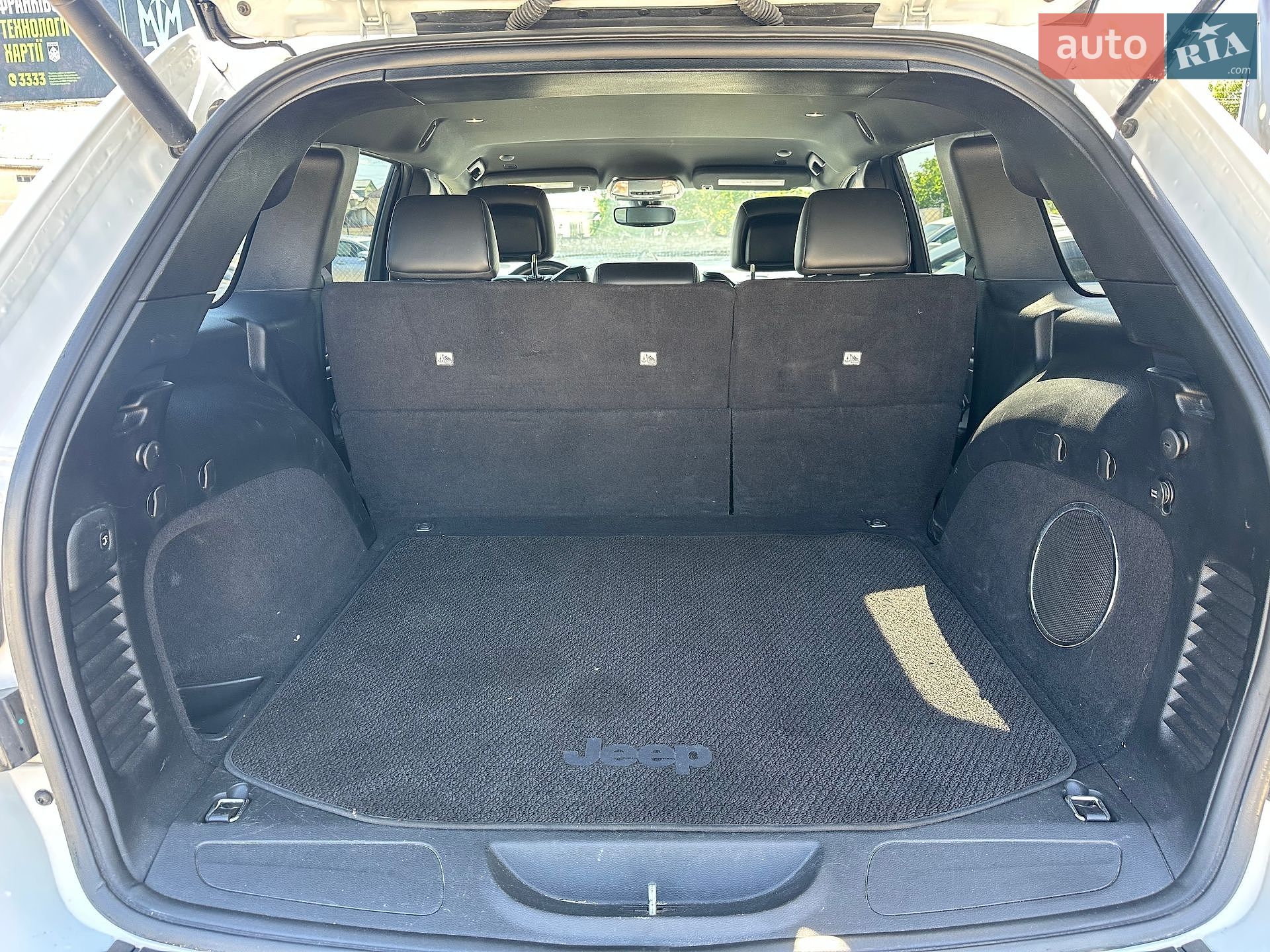 Jeep Grand Cherokee 2019 VIN 1C4RJFAG7LC210097 фото оголошення 18 з 20