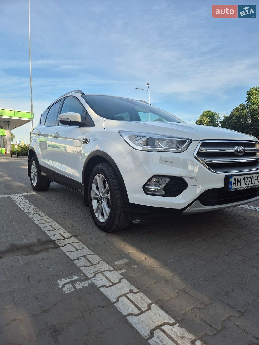 Ford Kuga 2019 VIN WF0AXXWPMAKP24632 фото оголошення 2 з 15