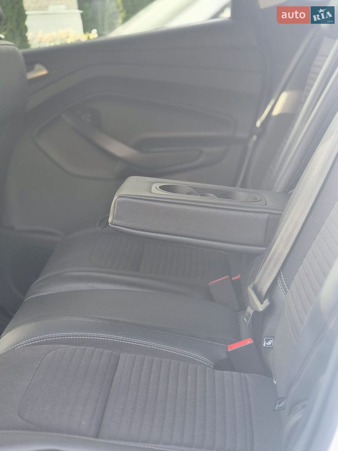 Ford Kuga 2019 VIN WF0AXXWPMAKP24632 фото оголошення 5 з 15