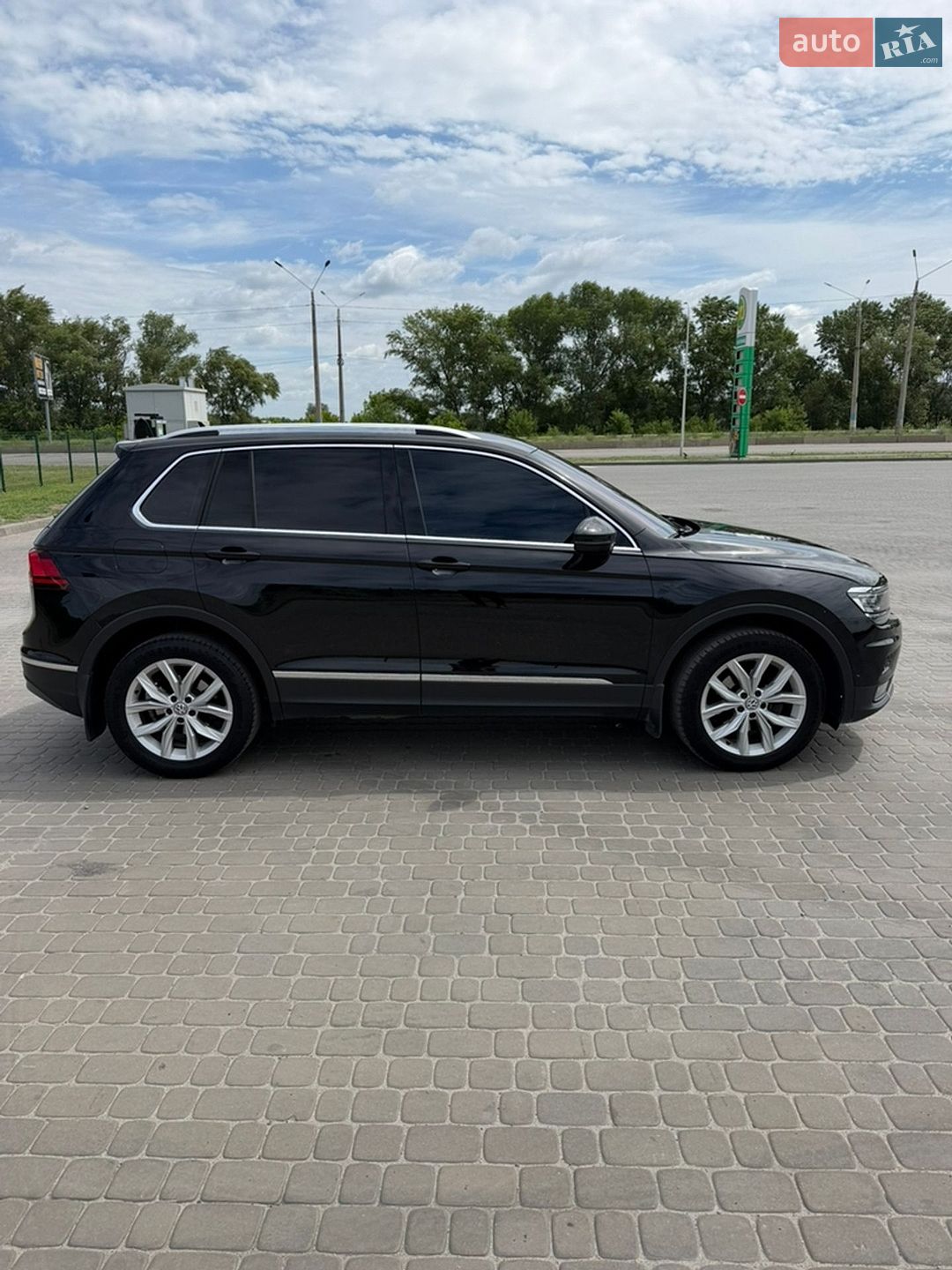 Volkswagen Tiguan 2018 VIN WVGZZZ5NZJW899532 фото оголошення 4 з 19