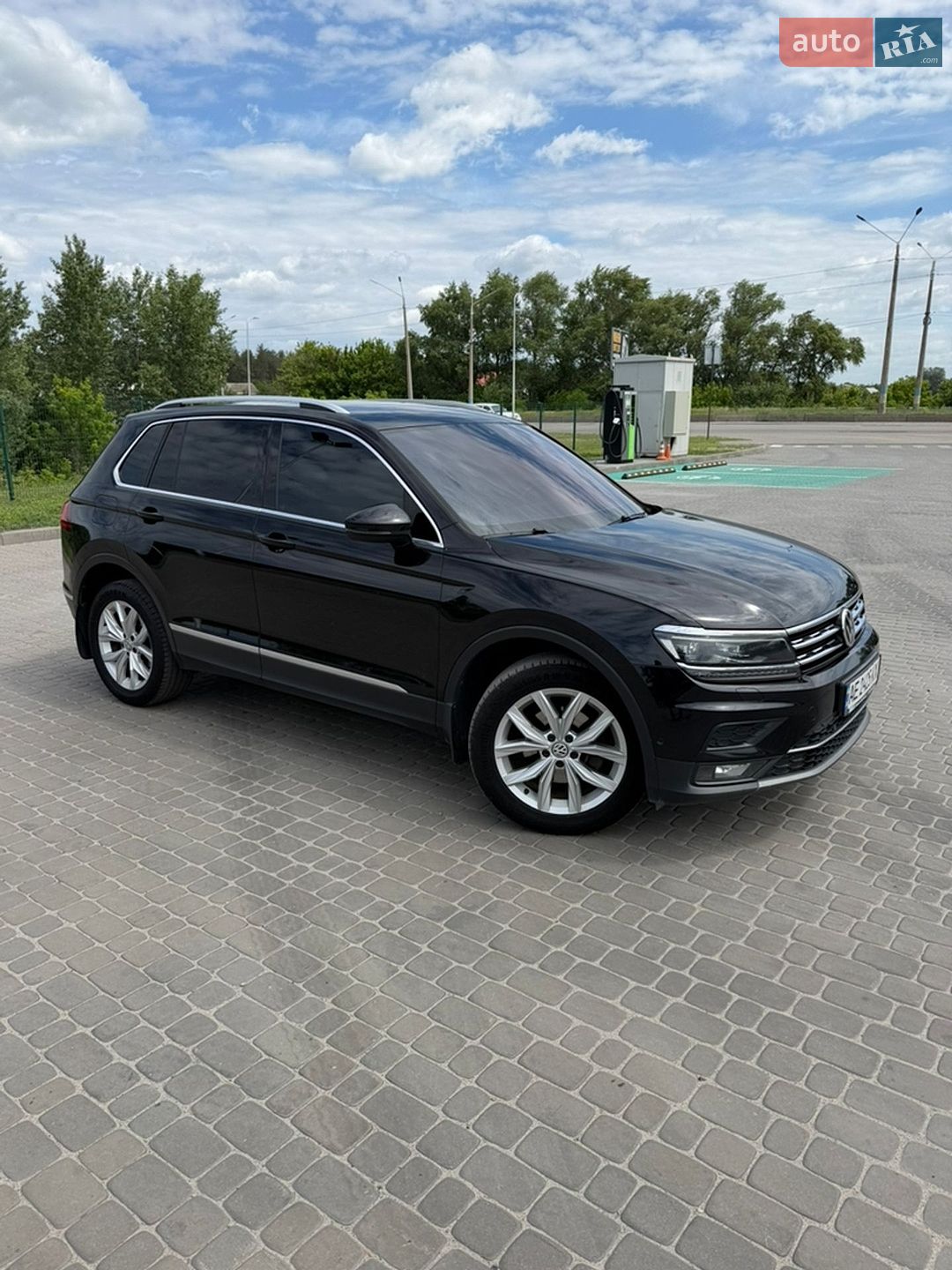 Volkswagen Tiguan 2018 VIN WVGZZZ5NZJW899532 фото оголошення 8 з 19