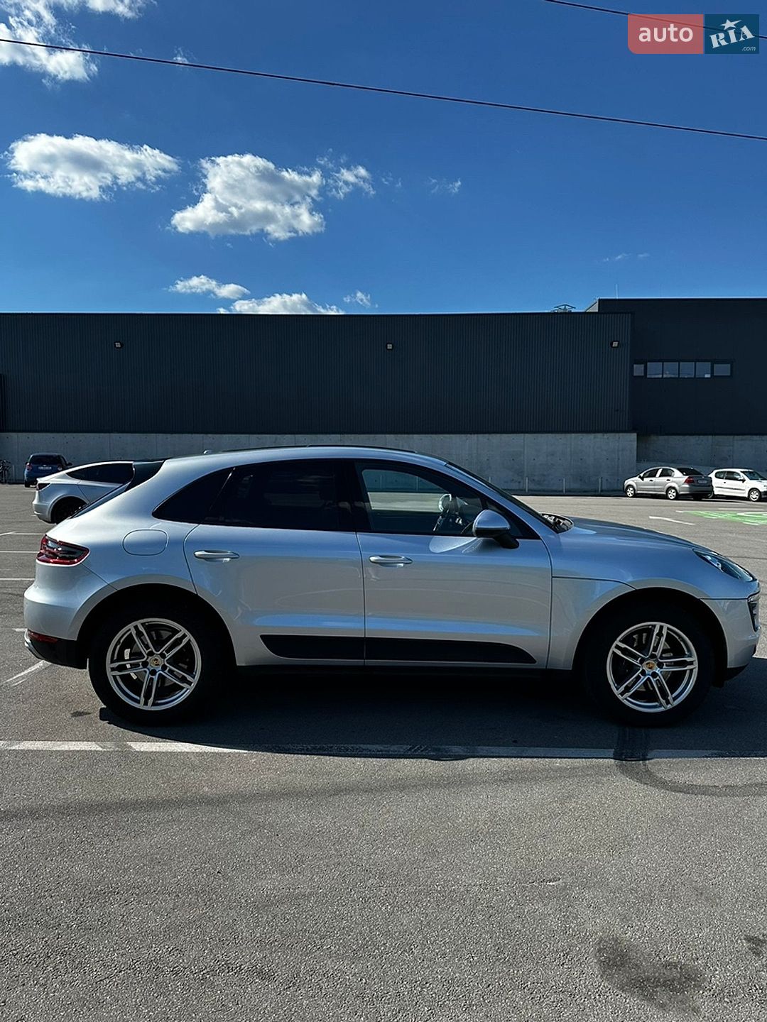 Porsche Macan 2016 VIN WP1AA2A56HLB06436 фото оголошення 2 з 19