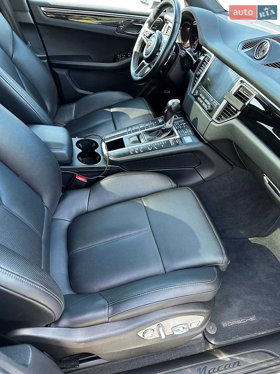 Porsche Macan 2016 VIN WP1AA2A56HLB06436 фото оголошення 10 з 19