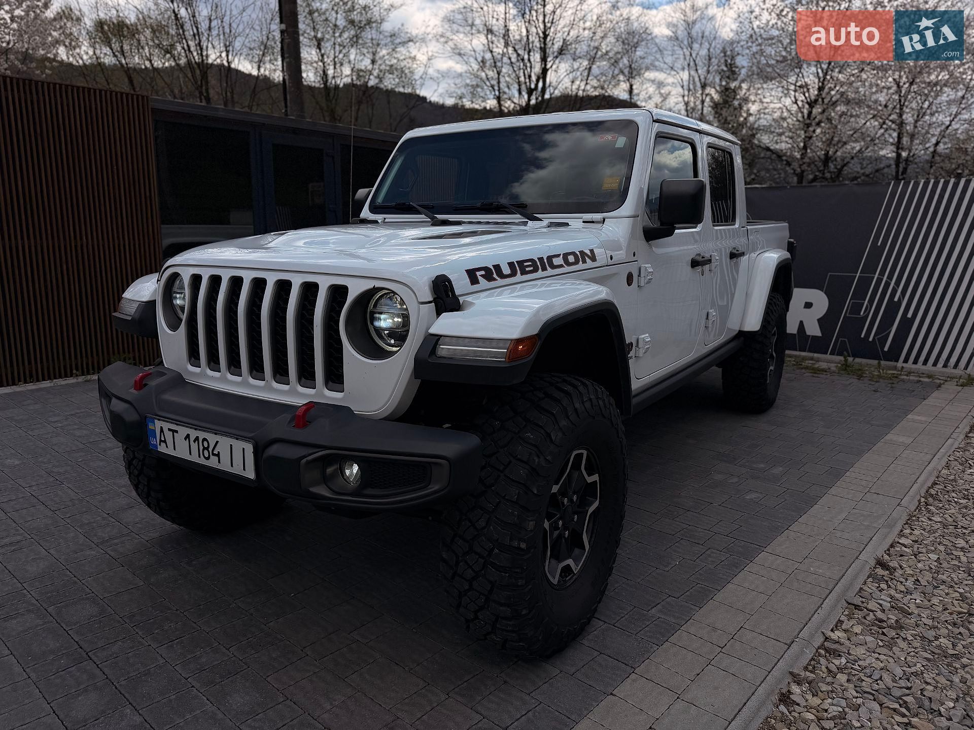 Jeep Gladiator 2019 VIN 1C6JJTBG4LL133898 фото оголошення 2 з 11