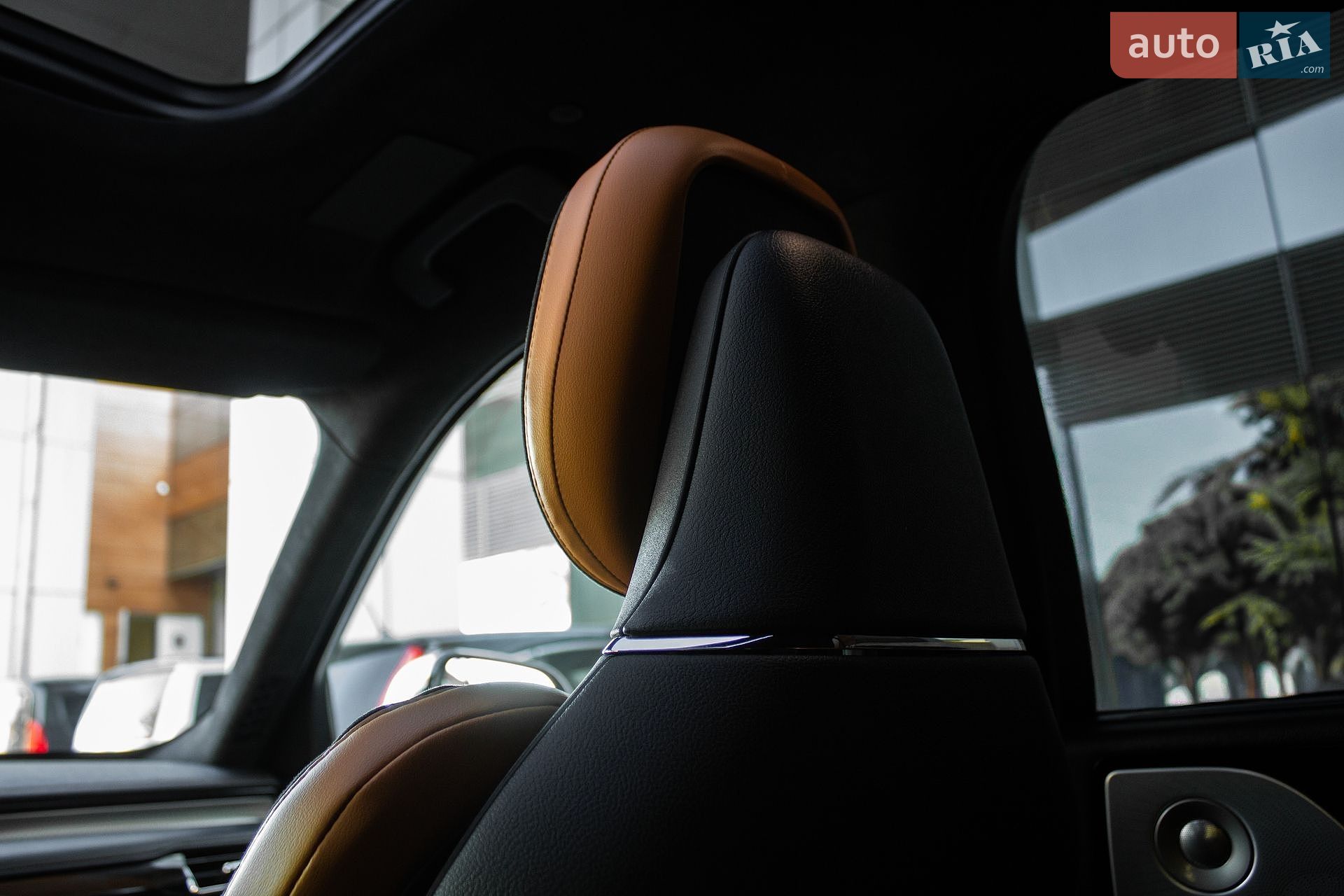 Lincoln Aviator 2020 VIN 5LM5J9XC6LGL29507 фото оголошення 13 з 55