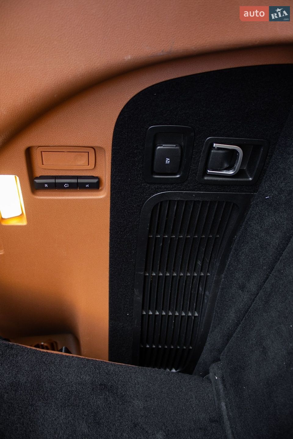Lincoln Aviator 2020 VIN 5LM5J9XC6LGL29507 фото оголошення 44 з 55