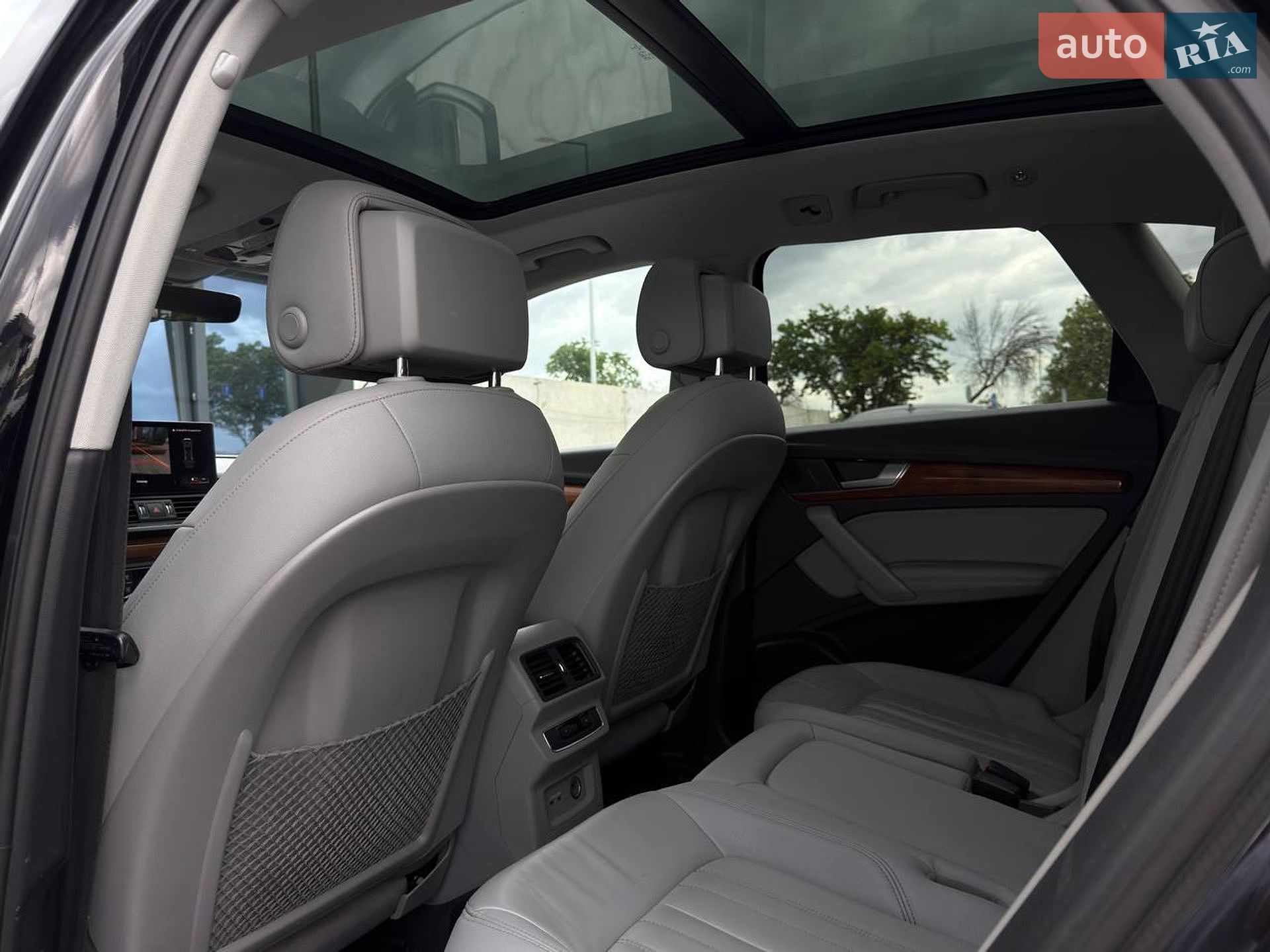 Audi Q5 2020 VIN WA1BAAFY5M2021634 фото оголошення 6 з 19