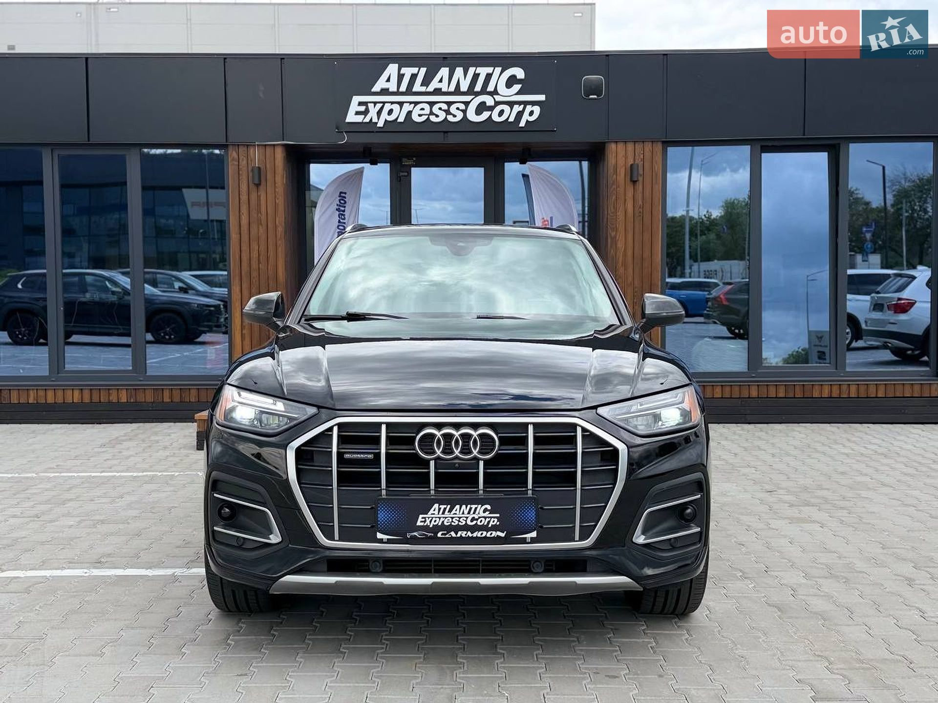 Audi Q5 2020 VIN WA1BAAFY5M2021634 фото оголошення 4 з 19