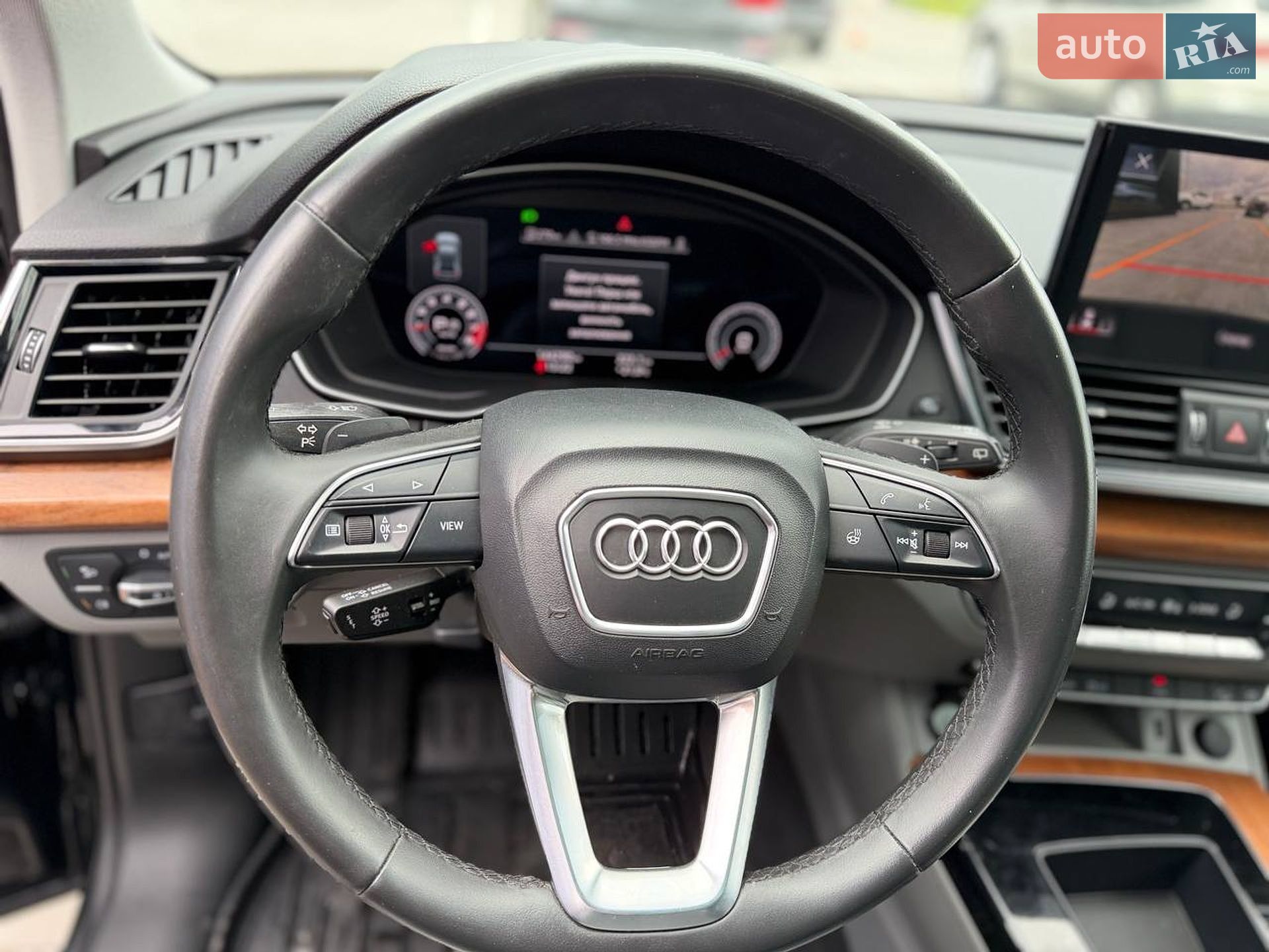 Audi Q5 2020 VIN WA1BAAFY5M2021634 фото оголошення 9 з 19