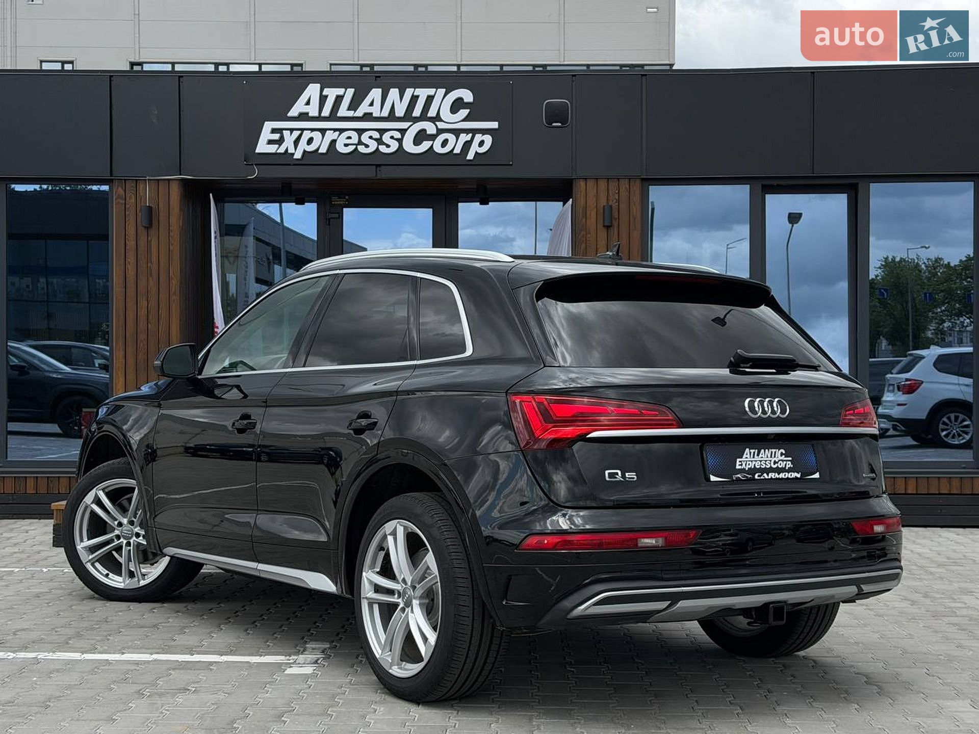 Audi Q5 2020 VIN WA1BAAFY5M2021634 фото оголошення 3 з 19