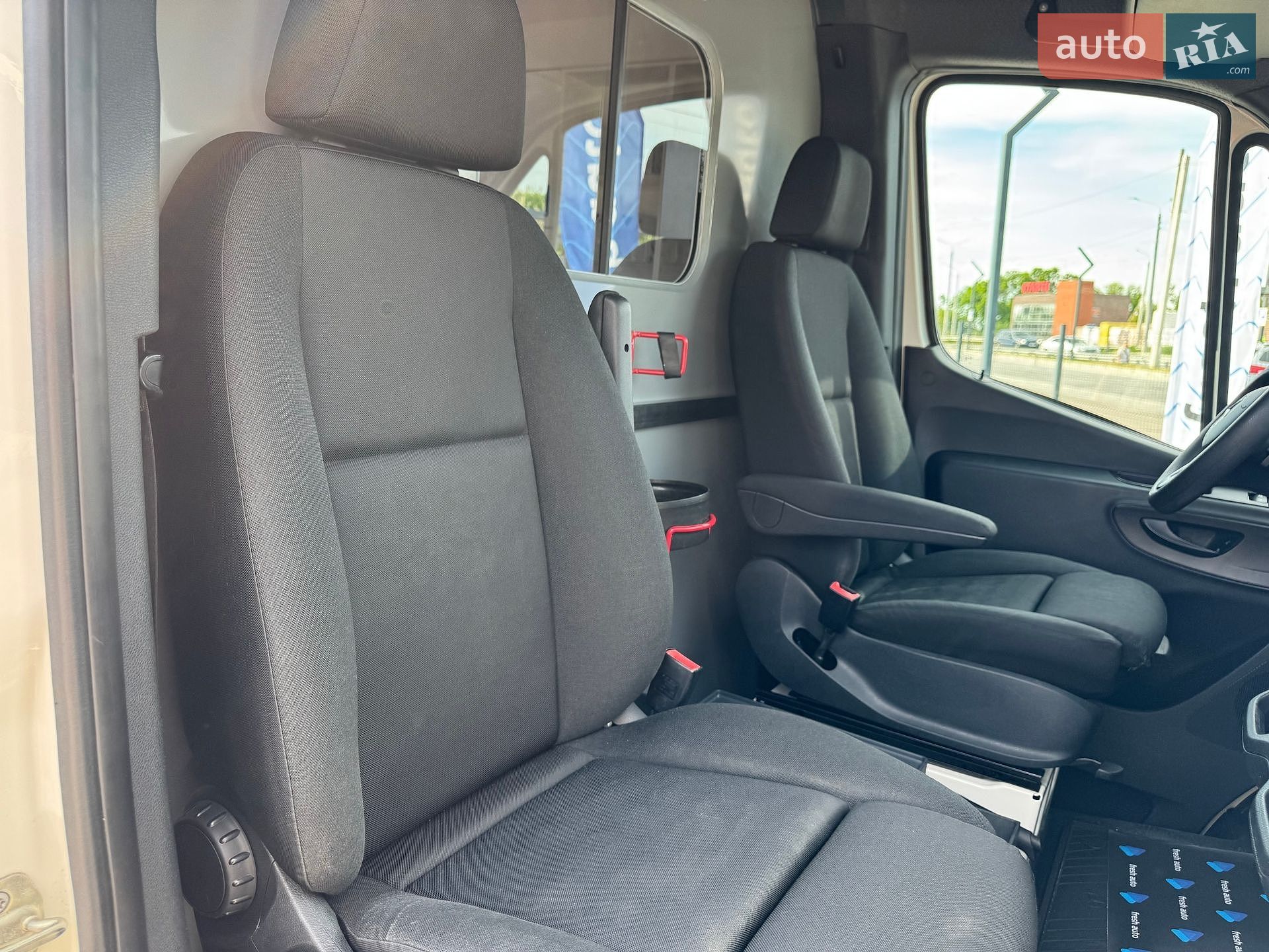 Mercedes-Benz Sprinter 2019 VIN WDB9076311P106117 фото оголошення 29 з 32