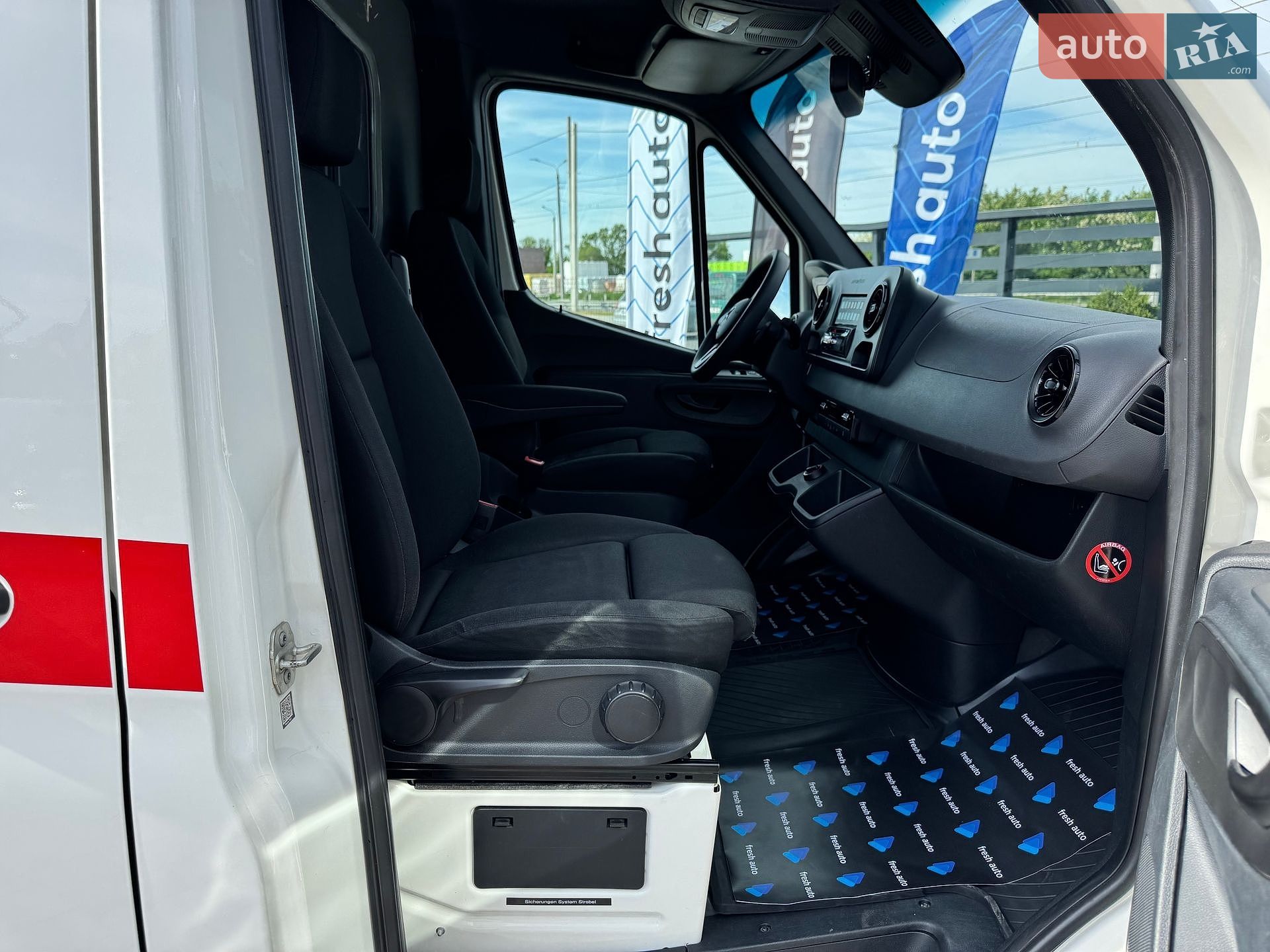 Mercedes-Benz Sprinter 2019 VIN WDB9076311P106117 фото оголошення 30 з 32