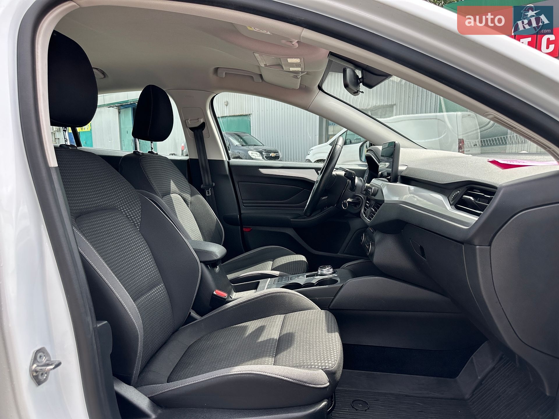 Ford Focus 2020 VIN WF0NXXGCHNLC84389 фото оголошення 28 з 31