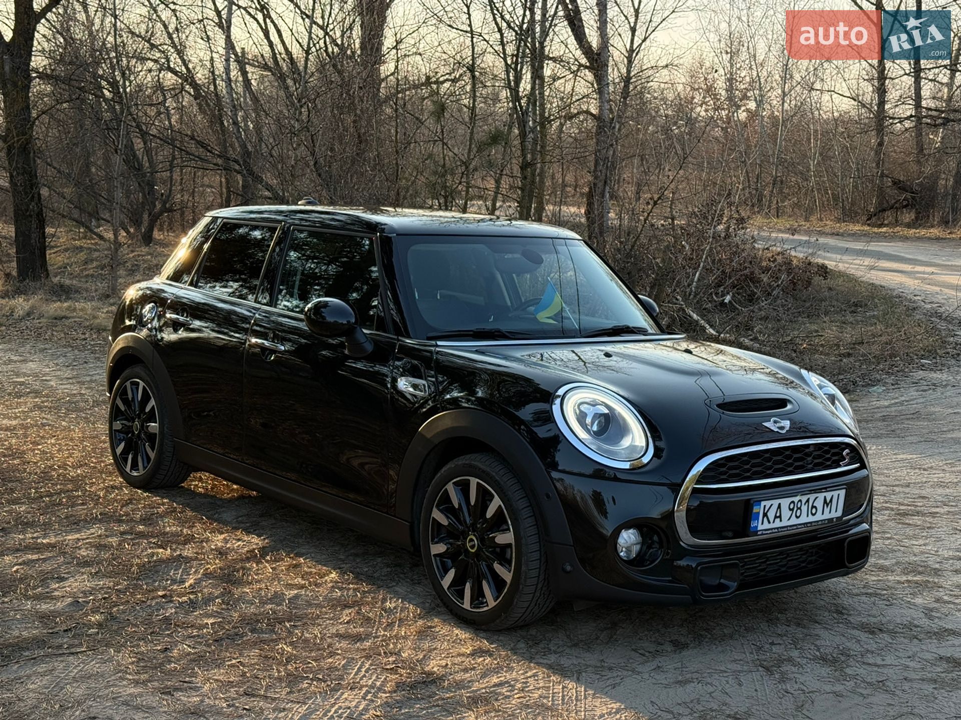 Mini Cooper 2017 VIN WMWXU3C59J2F50878 фото оголошення 2 з 23