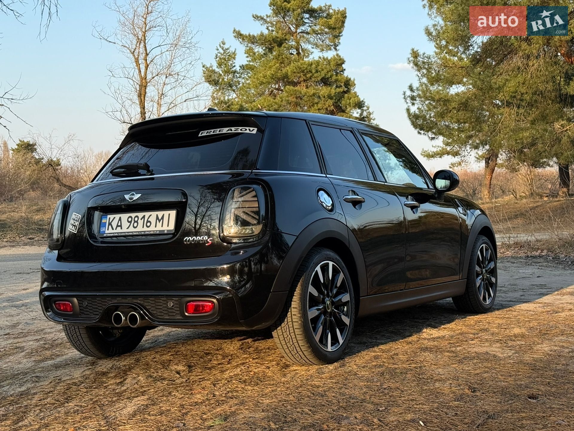 Mini Cooper 2017 VIN WMWXU3C59J2F50878 фото оголошення 4 з 23