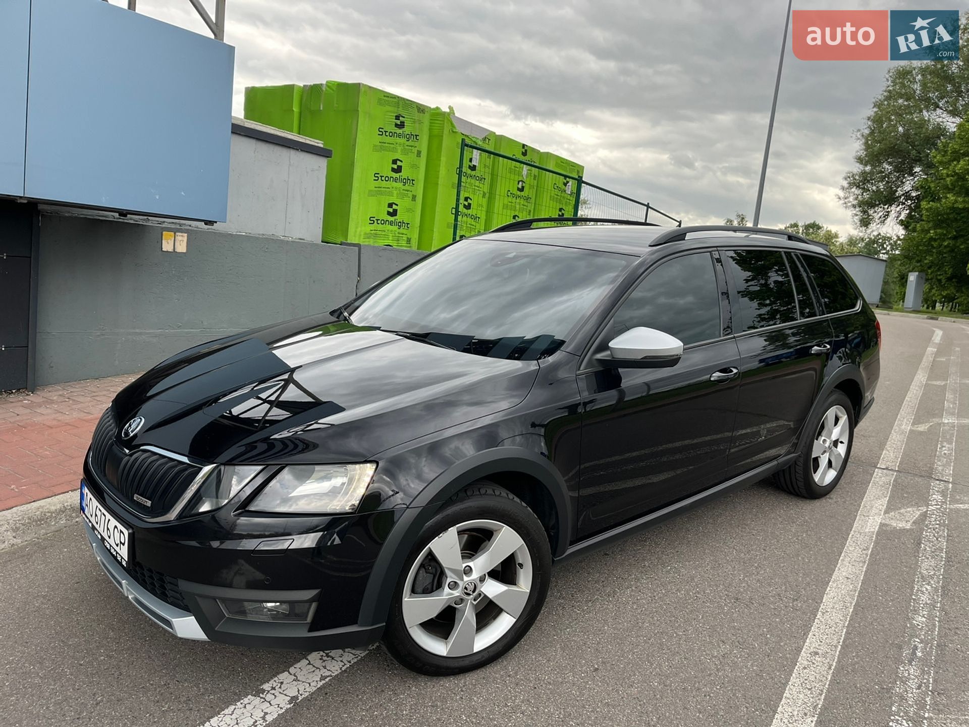 Skoda Octavia Scout 2020 VIN TMBLK7NEXL0149105 фото оголошення 4 з 35