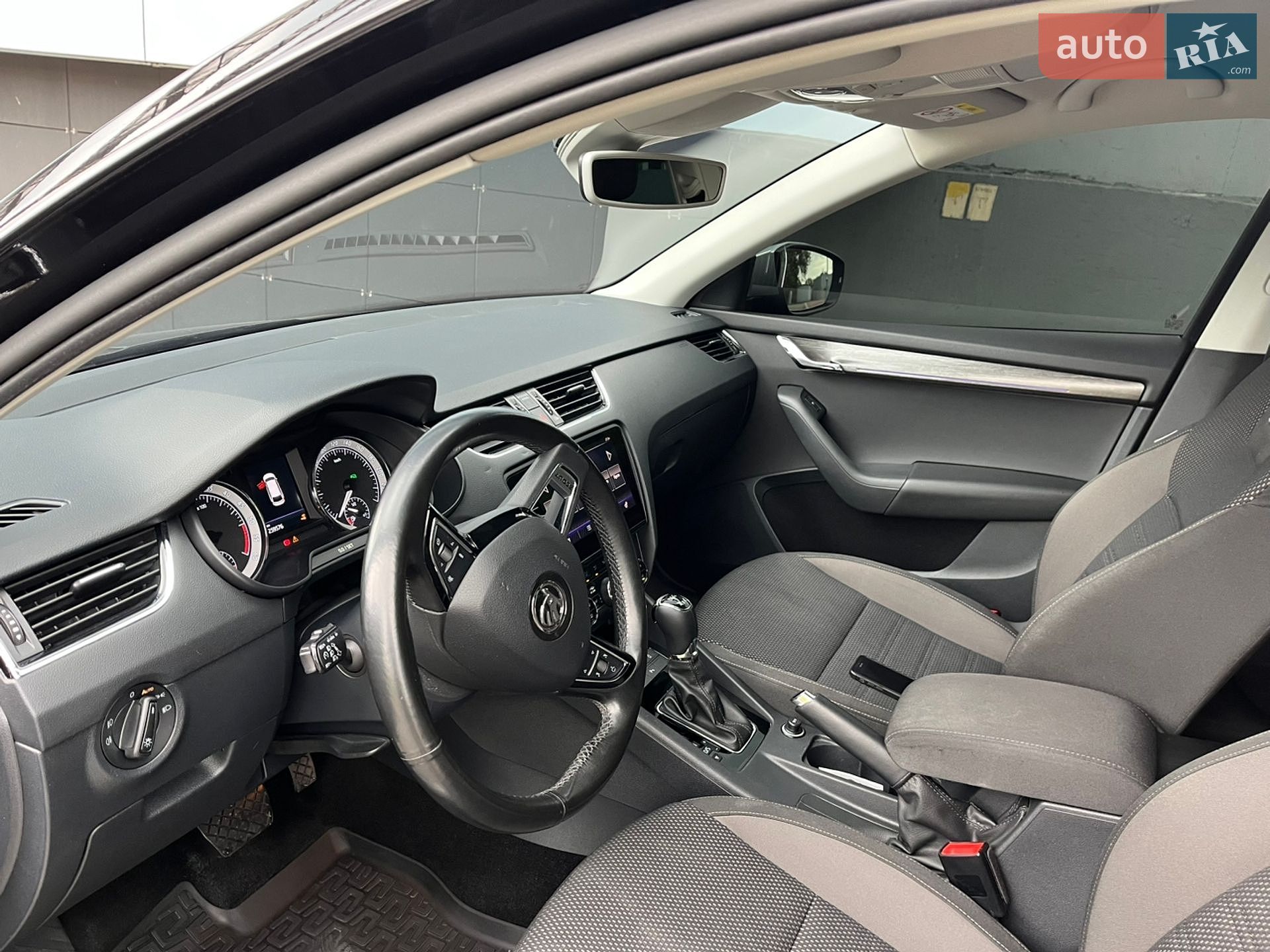 Skoda Octavia Scout 2020 VIN TMBLK7NEXL0149105 фото оголошення 15 з 35