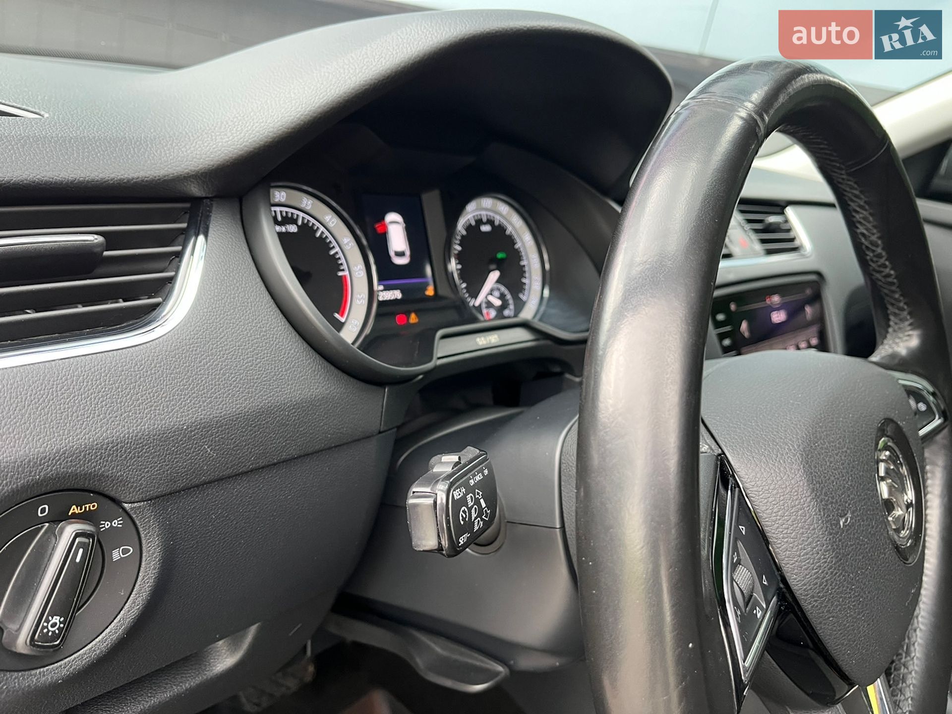 Skoda Octavia Scout 2020 VIN TMBLK7NEXL0149105 фото оголошення 19 з 35