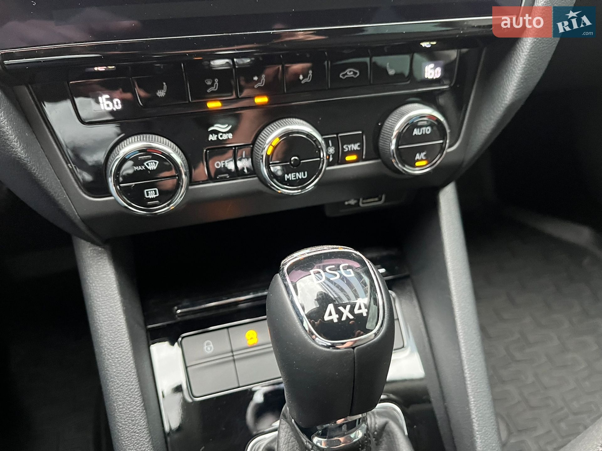 Skoda Octavia Scout 2020 VIN TMBLK7NEXL0149105 фото оголошення 29 з 35
