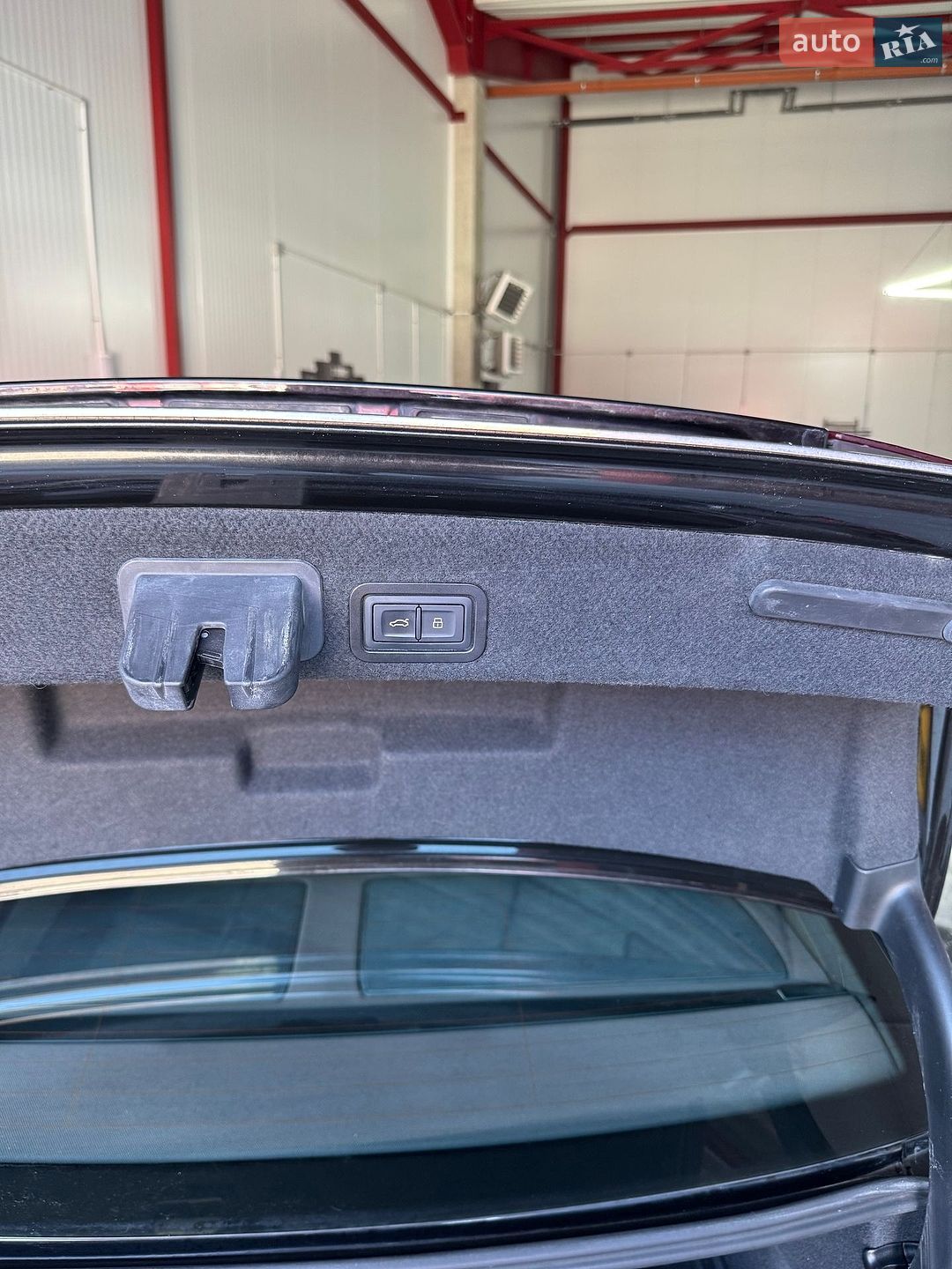 Audi A6 2016 VIN WAUHGAFC6GN084812 фото оголошення 34 з 34