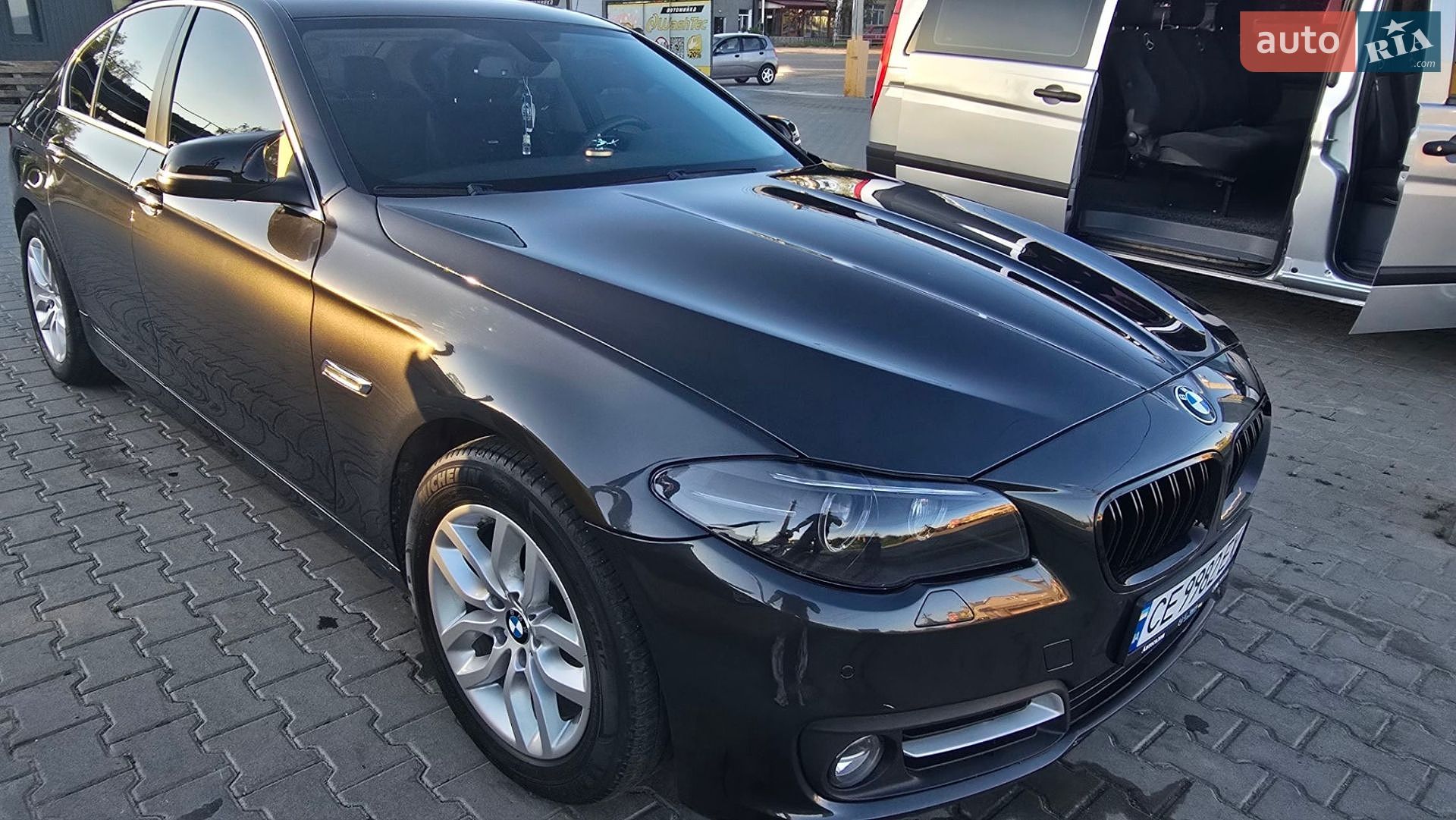 BMW 5 Series 2015 VIN WBA5A7C50GG144729 фото оголошення 2 з 33