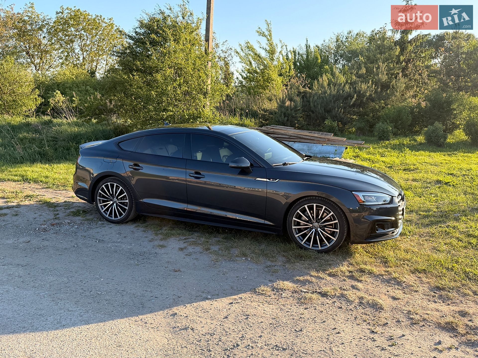 Audi A5 Sportback 2018 VIN WAUFNCF59JA043115 фото оголошення 2 з 9