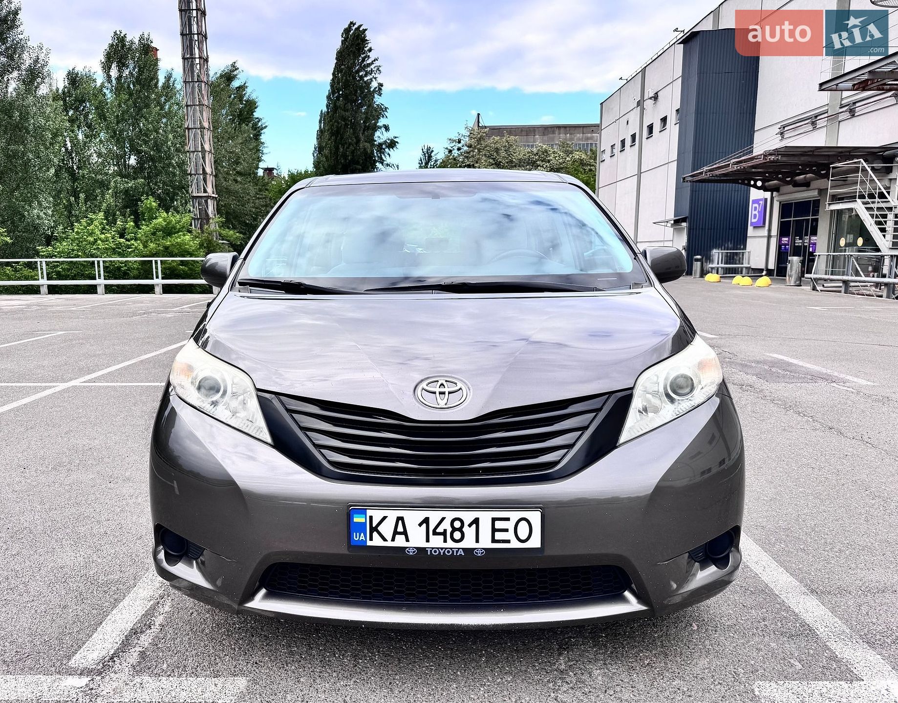 Toyota Sienna 2012 VIN 5TDKA3DC3CS012902 фото оголошення 4 з 16