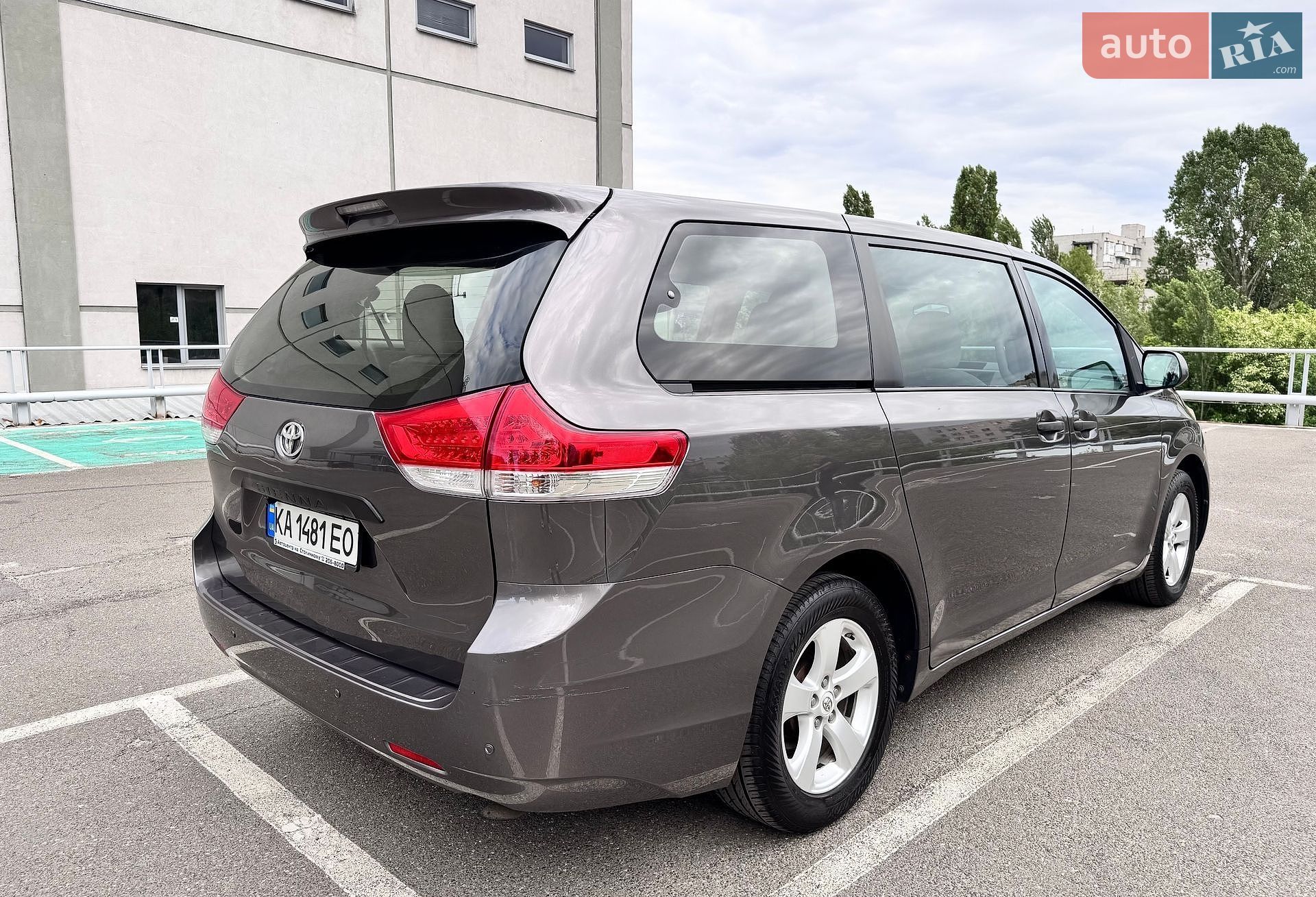 Toyota Sienna 2012 VIN 5TDKA3DC3CS012902 фото оголошення 6 з 16