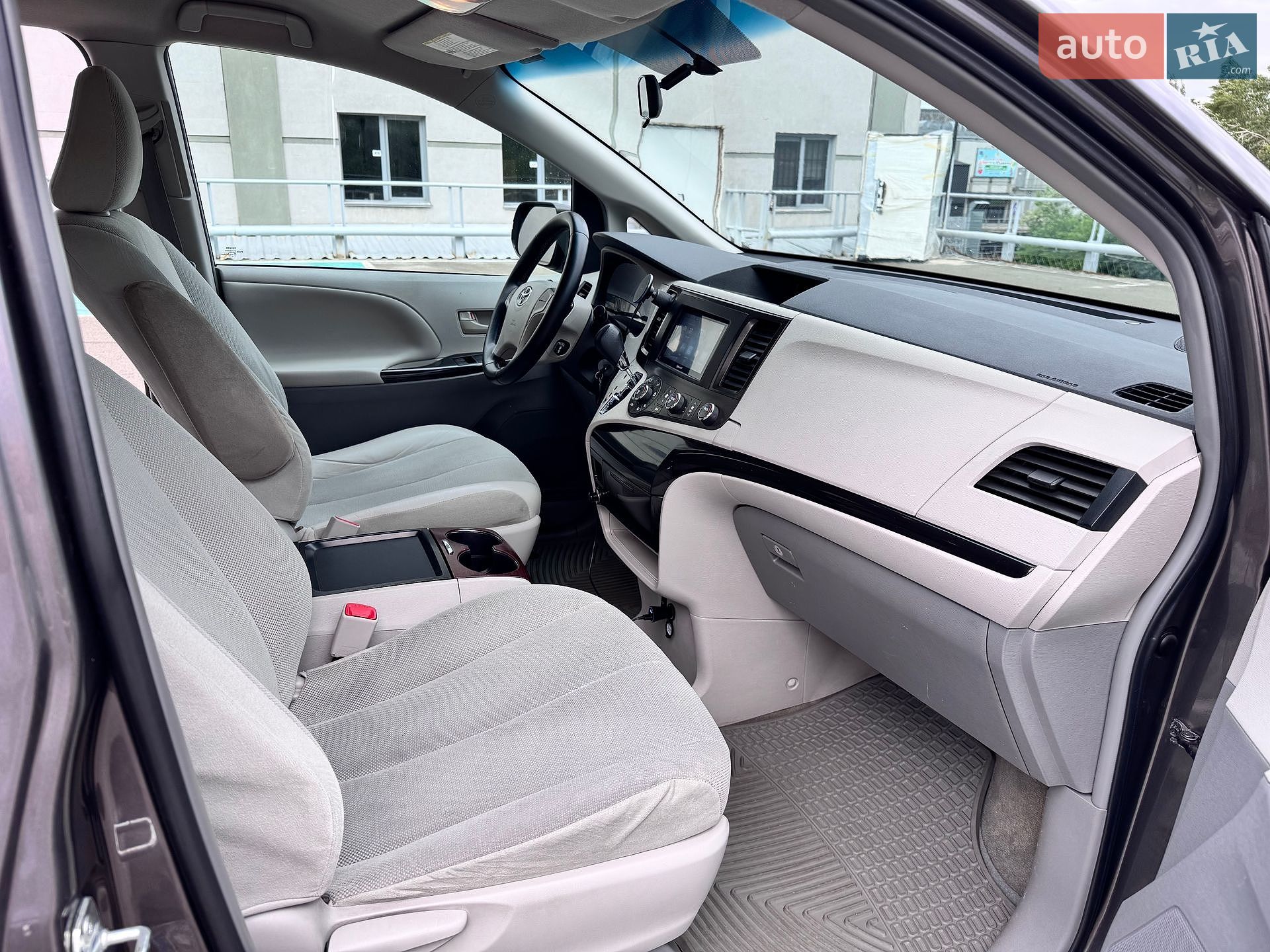 Toyota Sienna 2012 VIN 5TDKA3DC3CS012902 фото оголошення 14 з 16