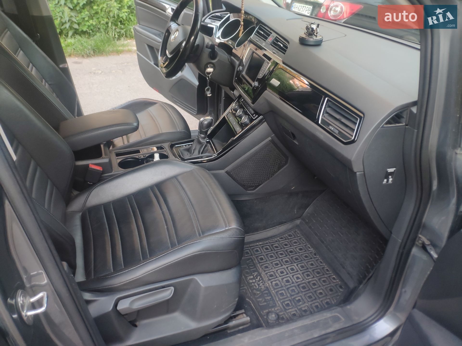 Volkswagen Touran 2017 VIN WVGZZZ1TZHW065214 фото оголошення 7 з 19