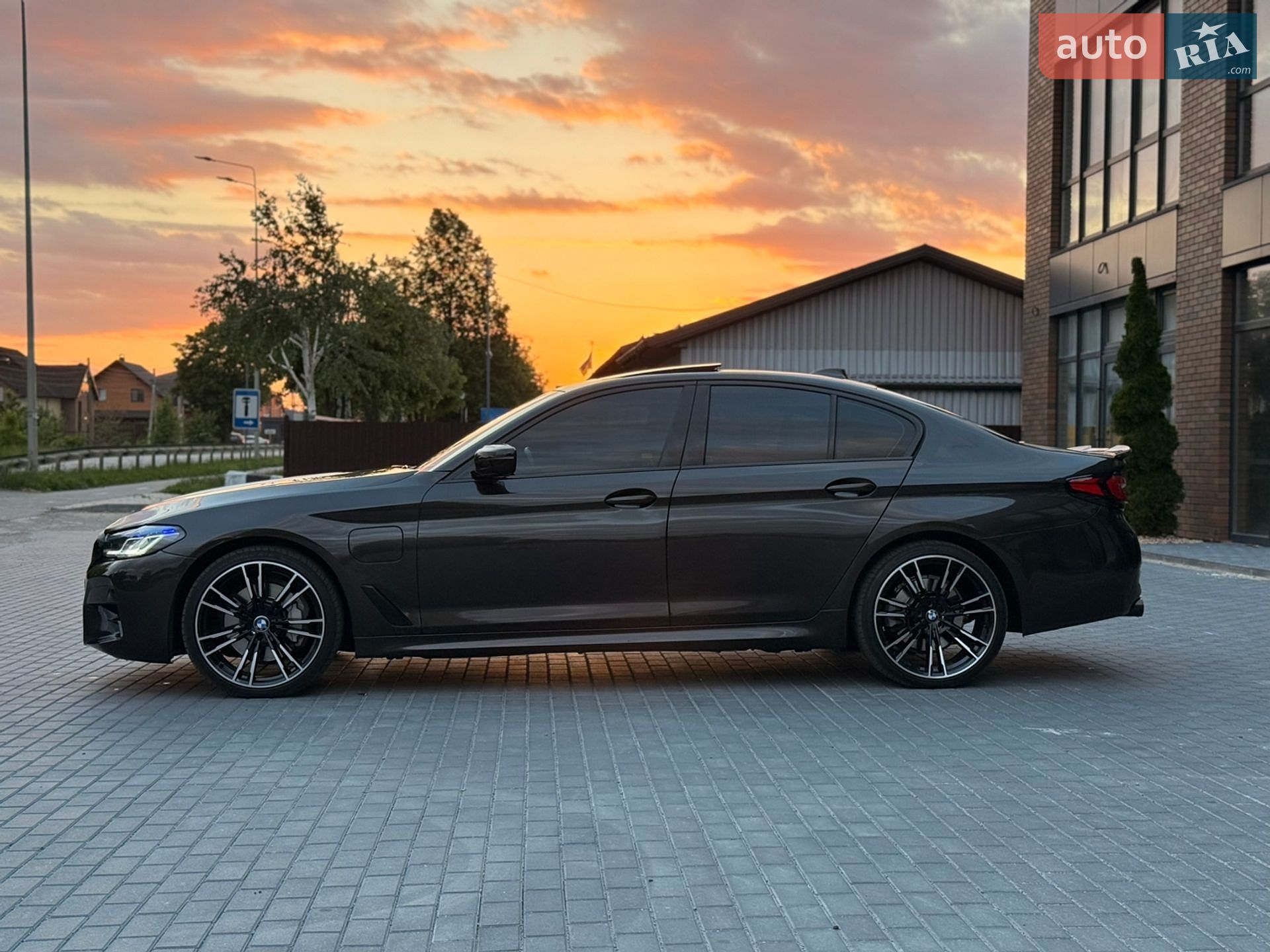 BMW 5 Series 2018 VIN WBAJA9C50KB389577 фото оголошення 5 з 33