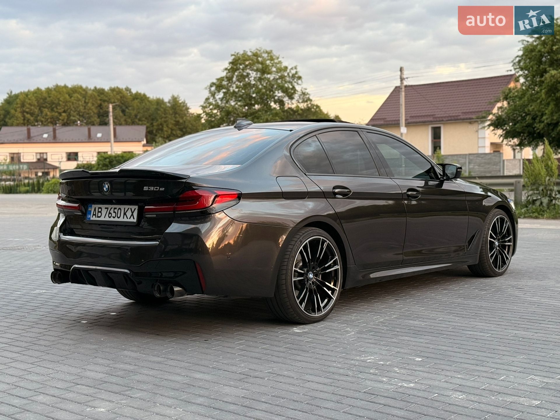 BMW 5 Series 2018 VIN WBAJA9C50KB389577 фото оголошення 11 з 33